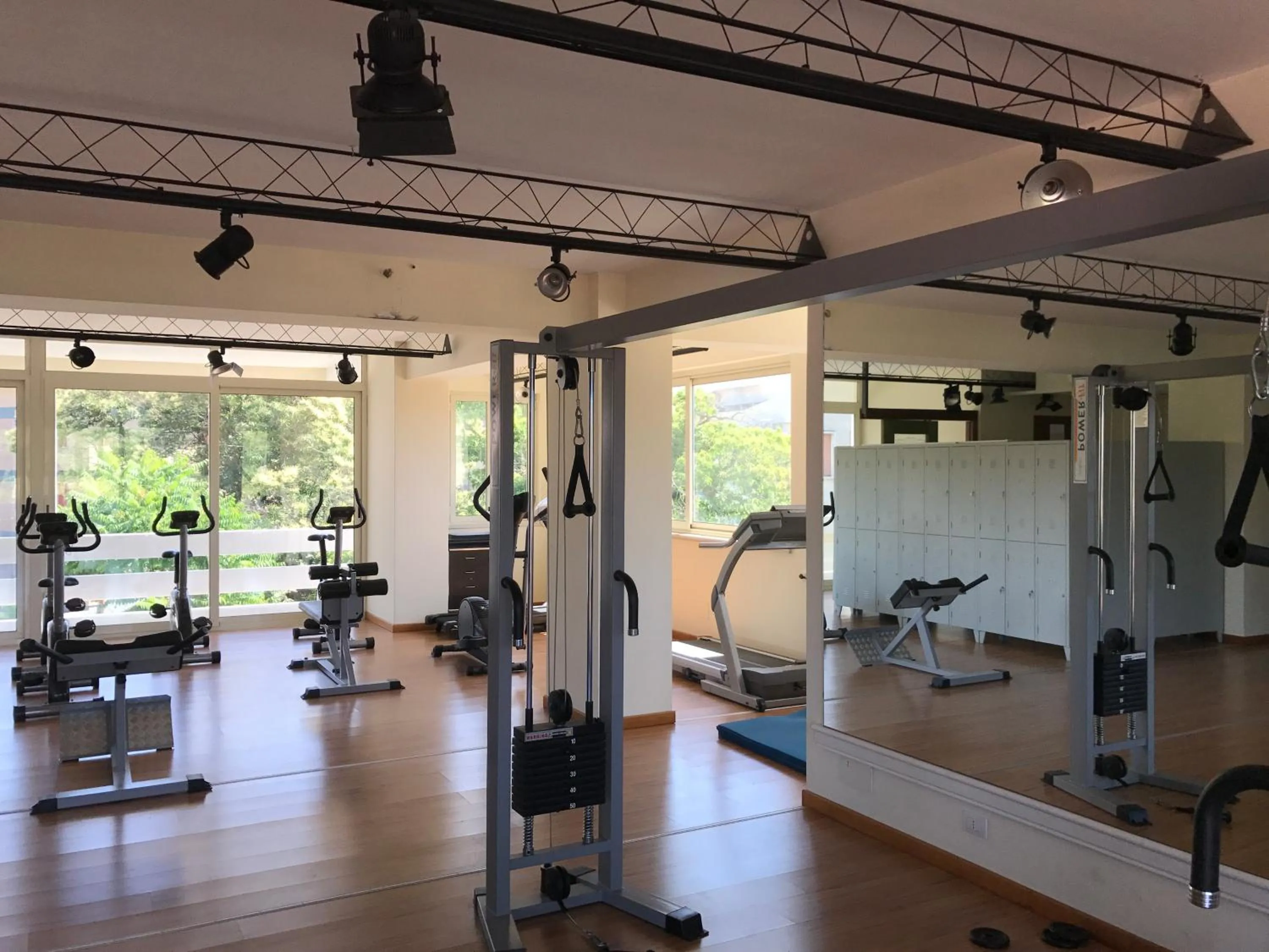 Fitness centre/facilities in Mondial Park Hotel