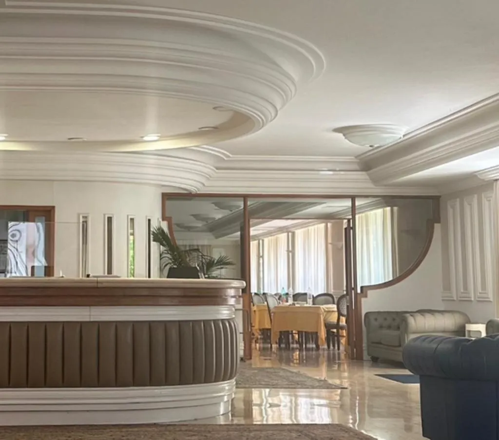 Living room in Mondial Park Hotel