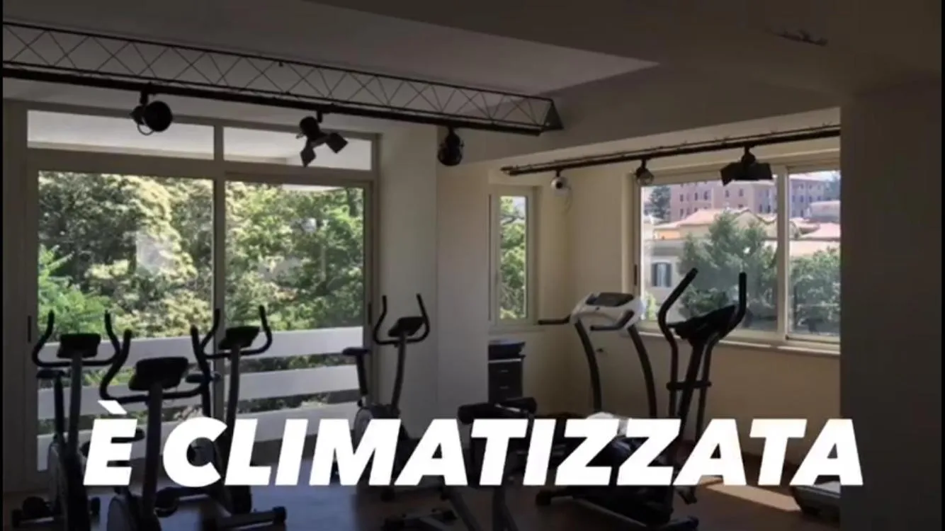 Fitness centre/facilities in Mondial Park Hotel