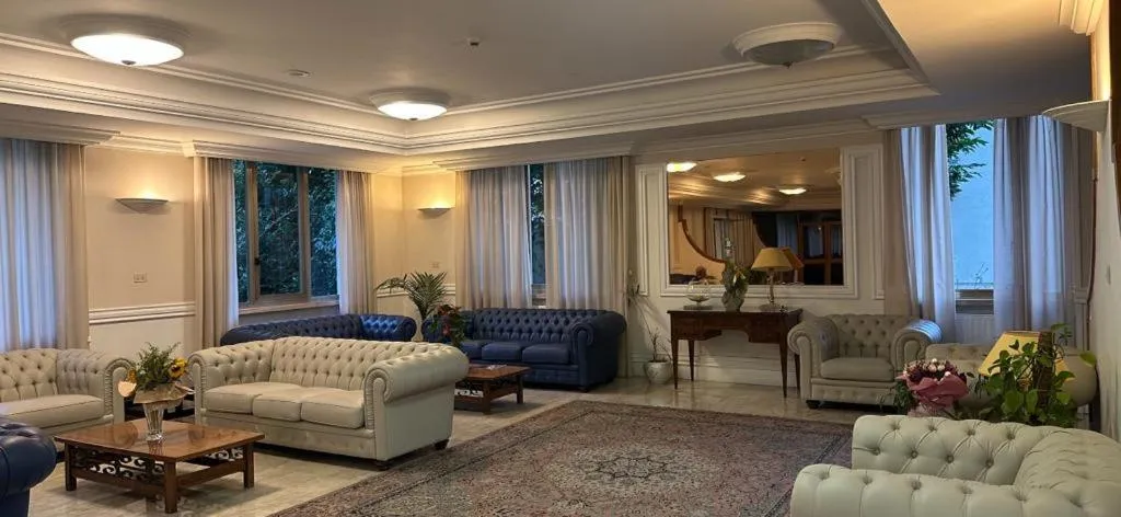 Living room in Mondial Park Hotel