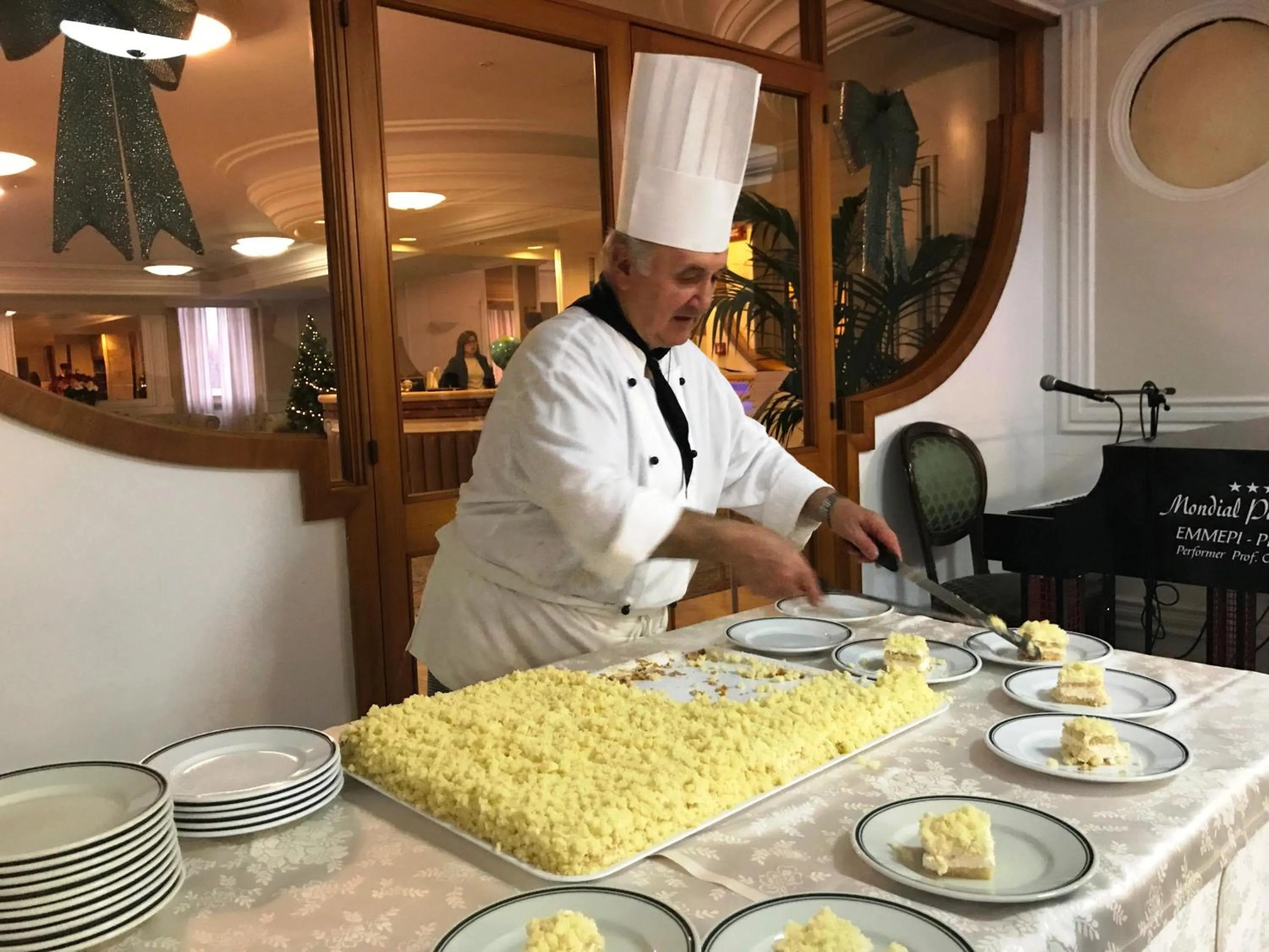 Food in Mondial Park Hotel