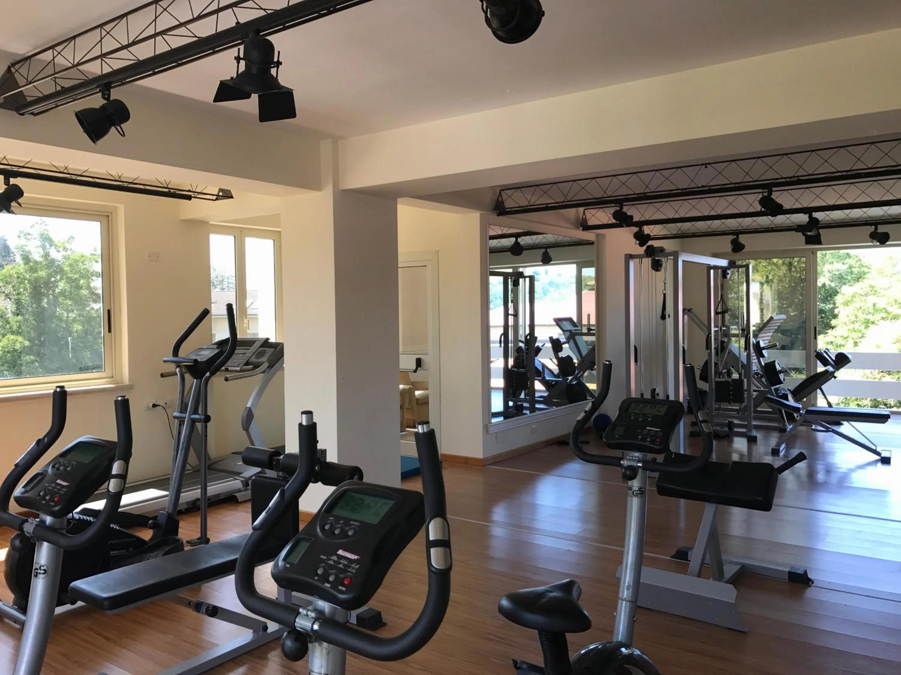 Fitness centre/facilities in Mondial Park Hotel
