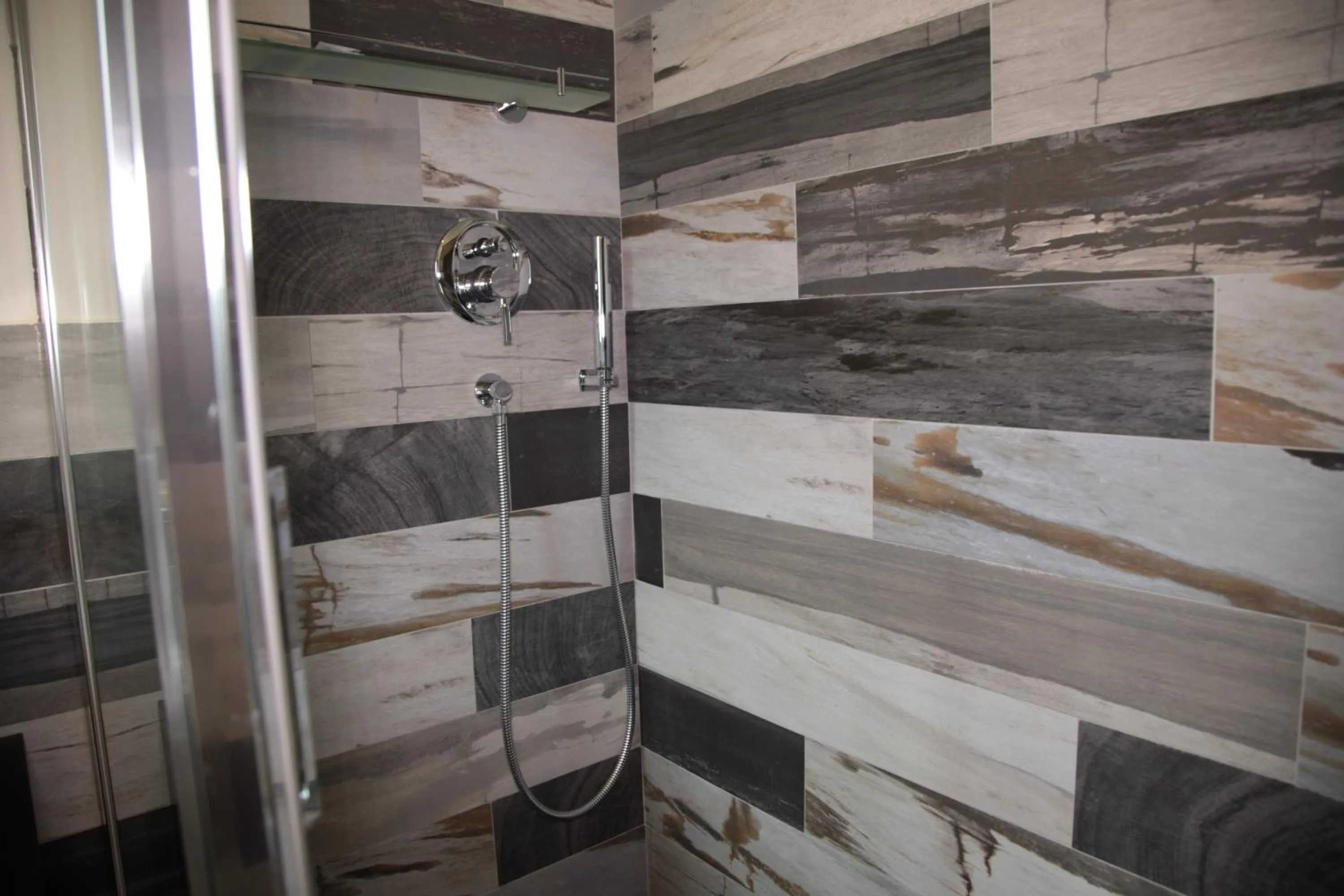 Shower in Residenza RoMa