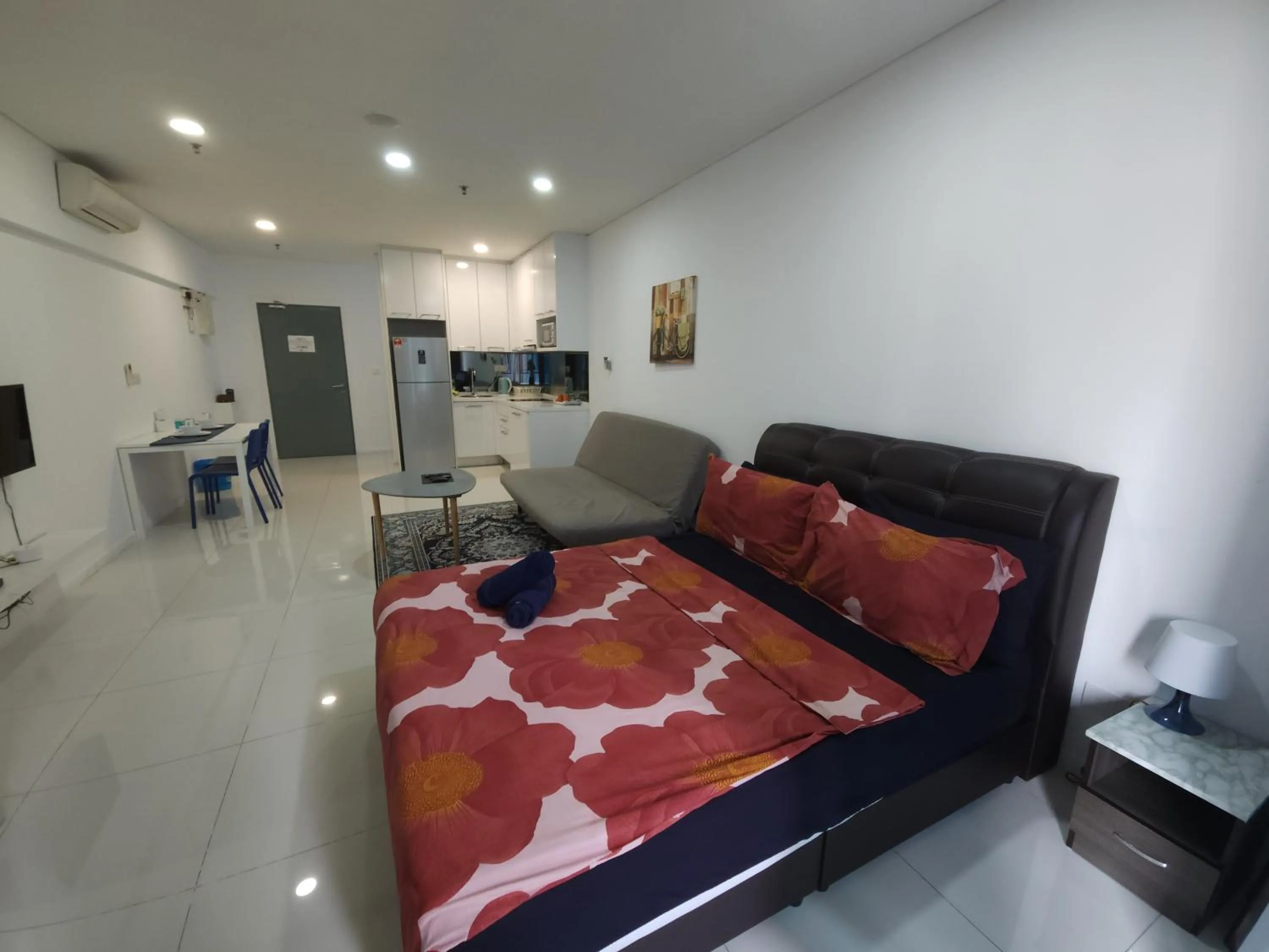 Summer Suites Studios