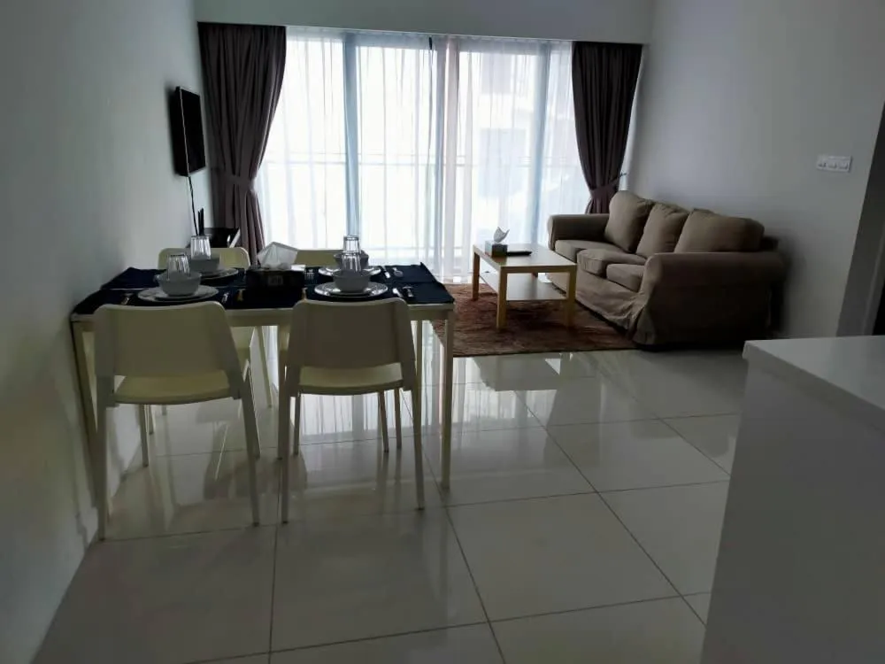 Summer Suites Studios