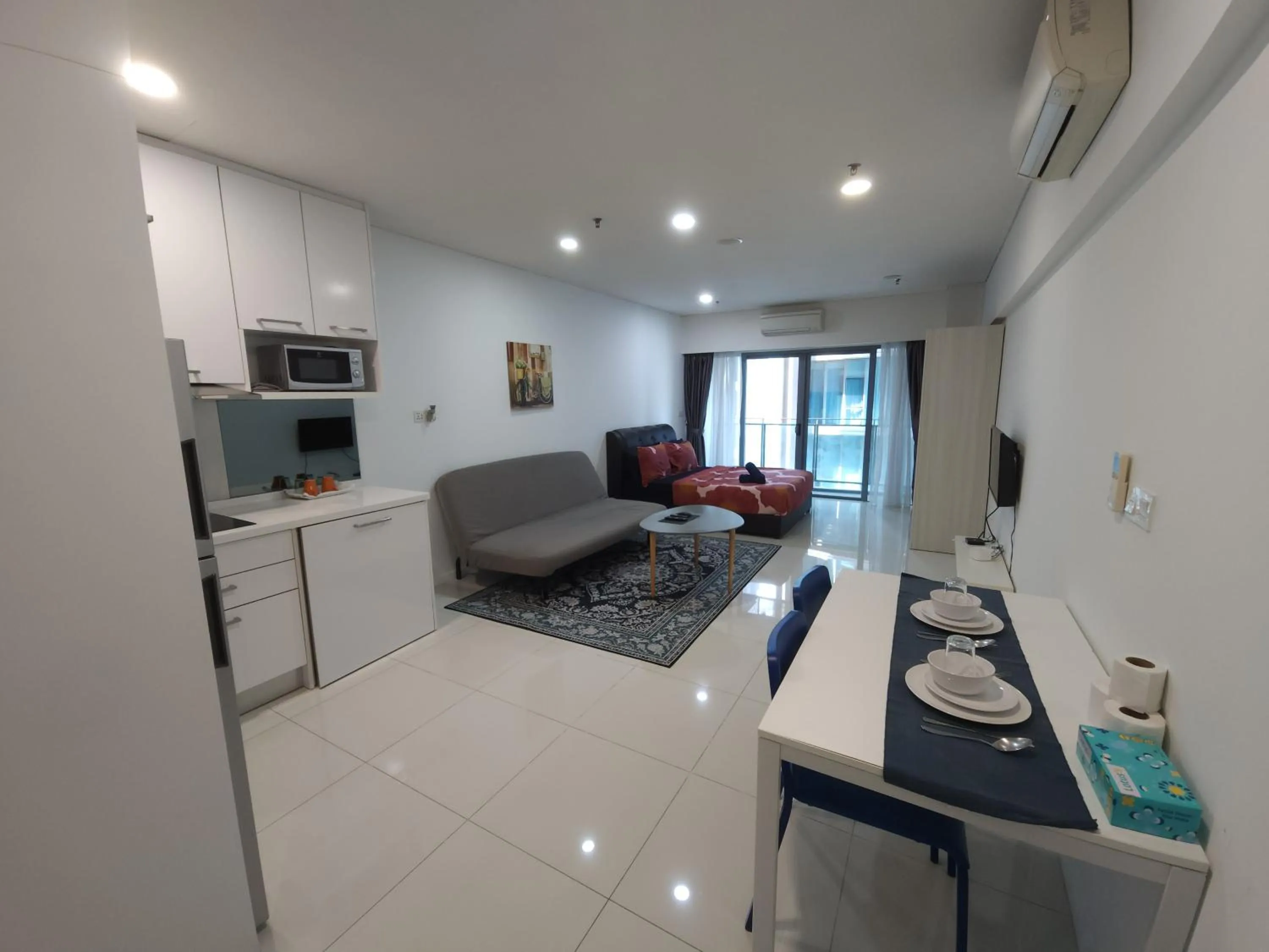 Summer Suites Studios