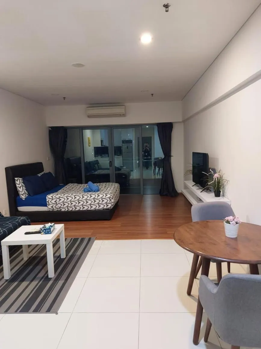 Summer Suites Studios