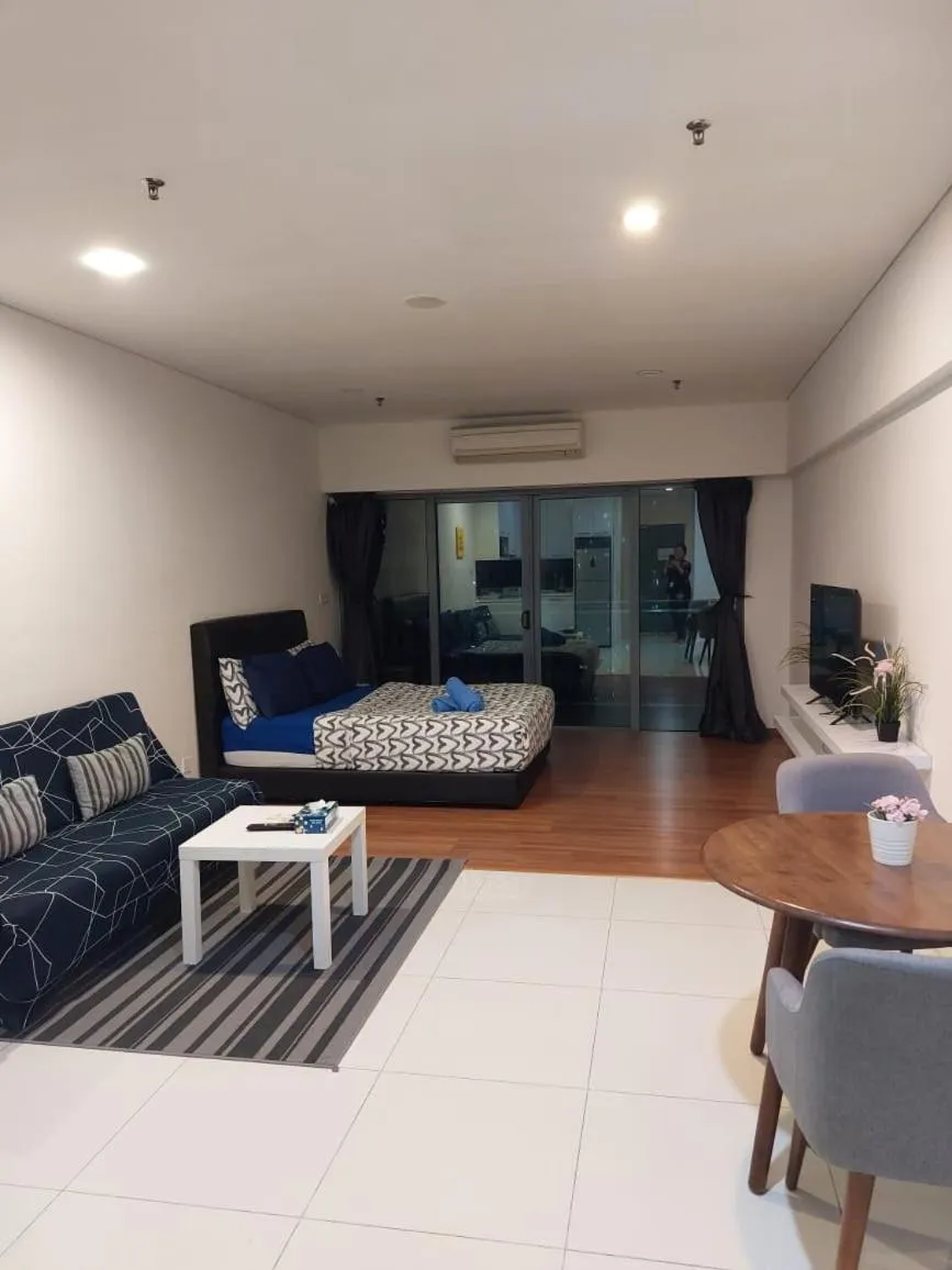 Summer Suites Studios