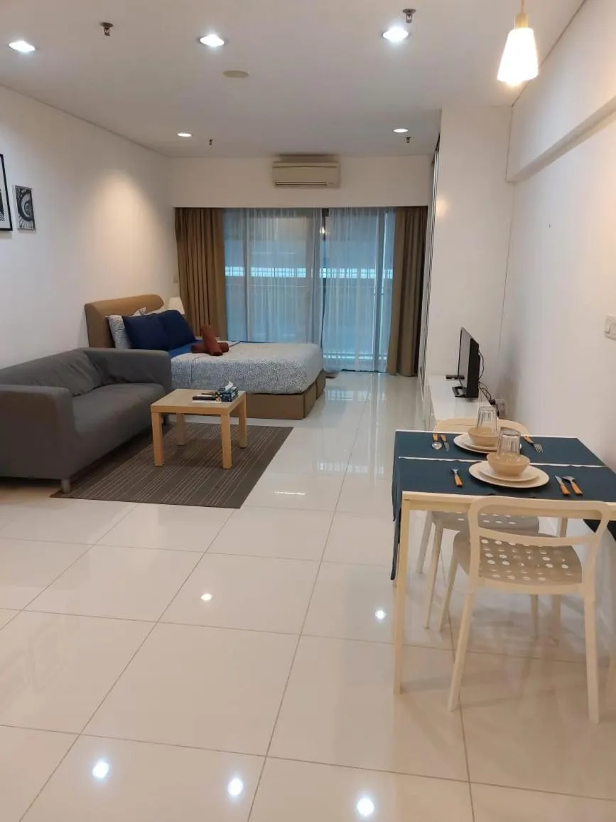 Summer Suites Studios