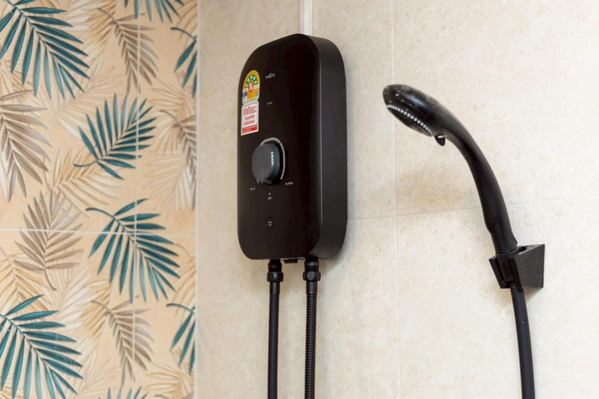 Shower in Sea Inn Pattaya