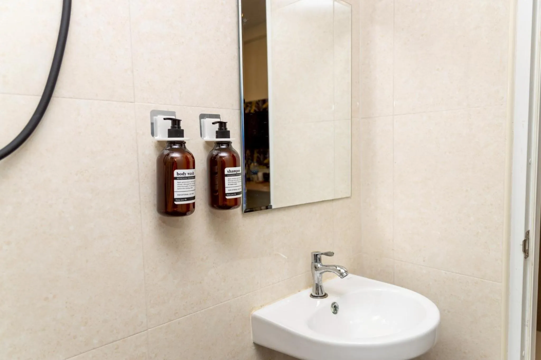 Bathroom in Sea Inn Pattaya