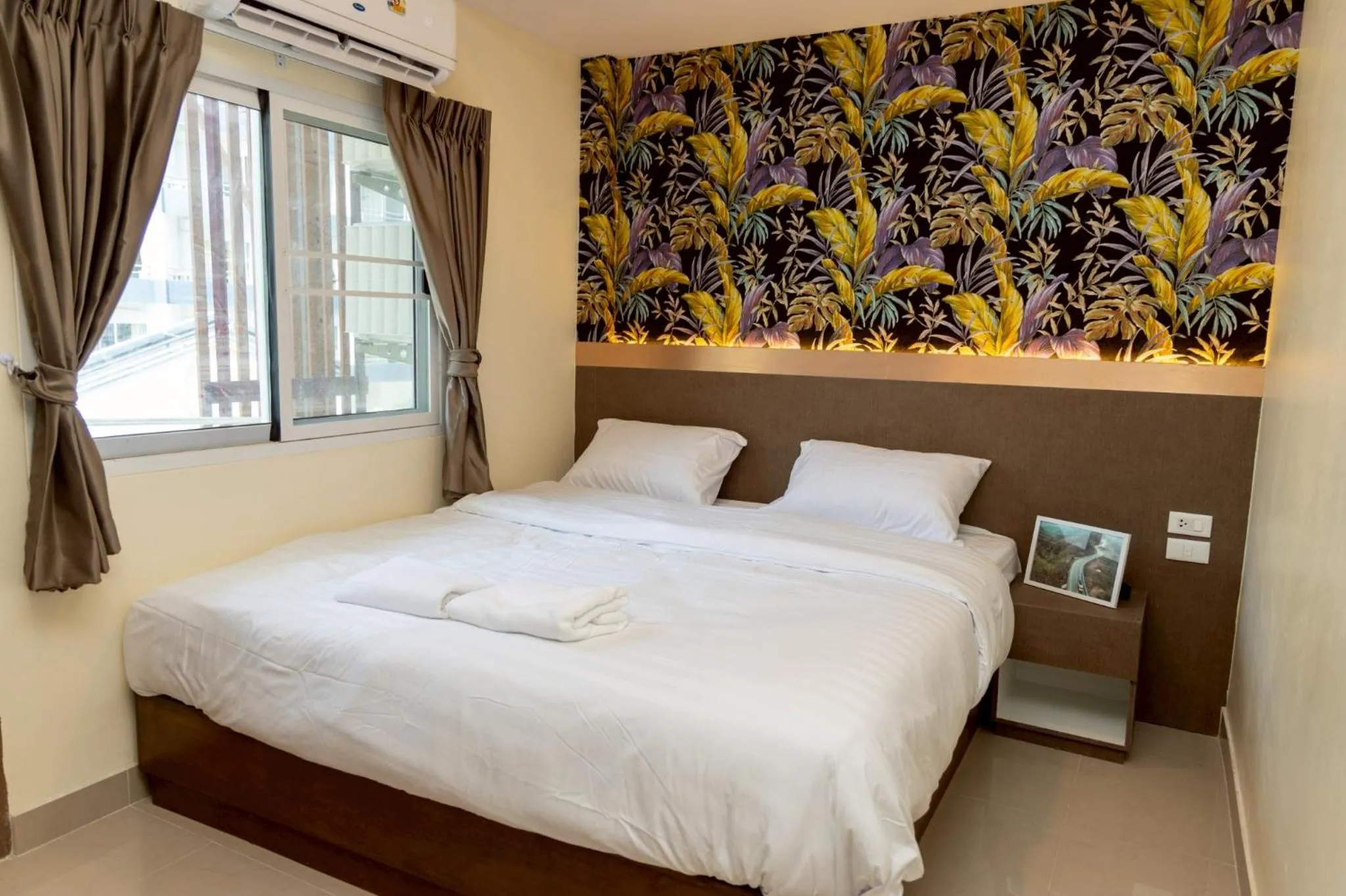 Bed in Sea Inn Pattaya