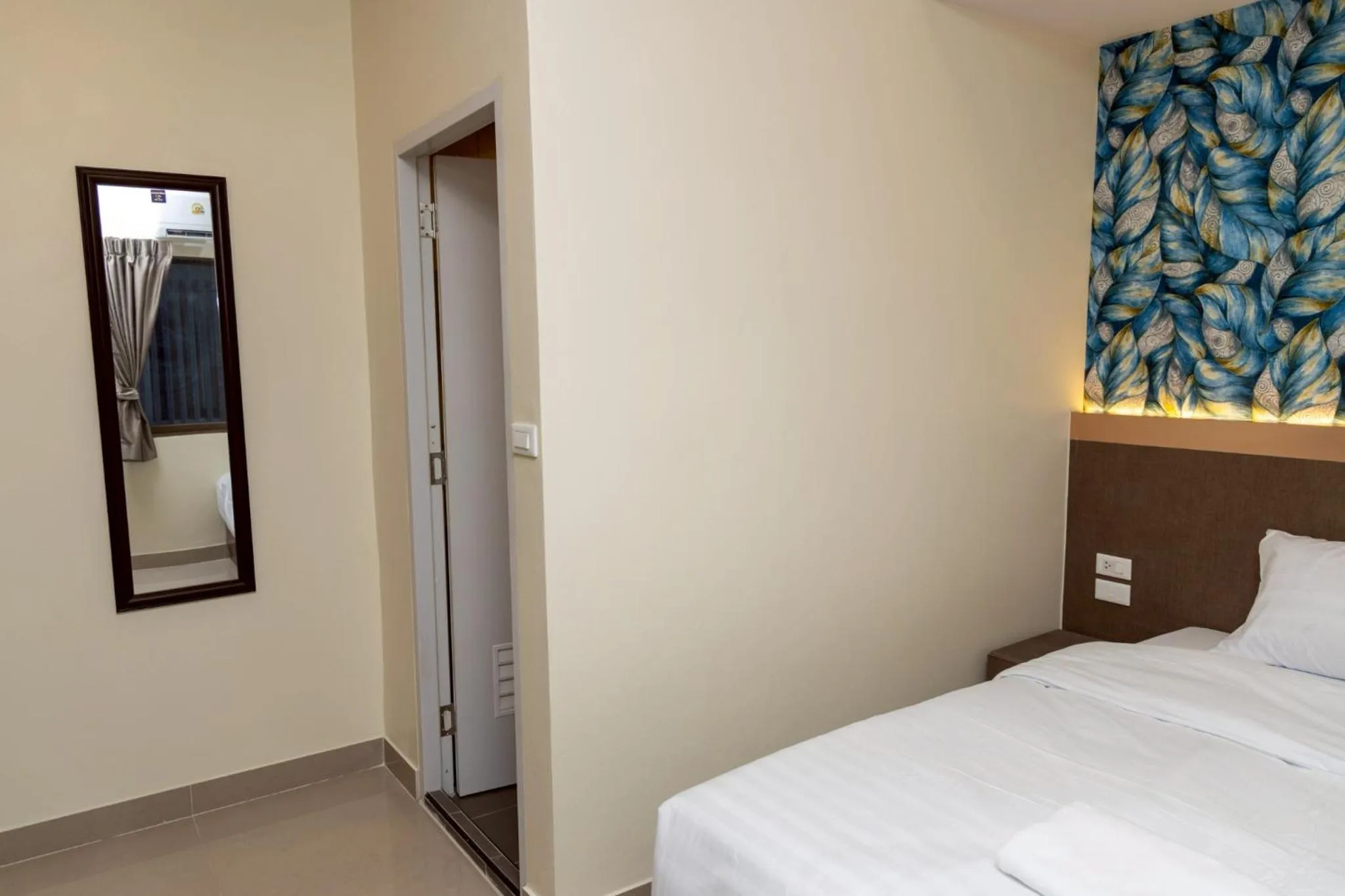 Bed in Sea Inn Pattaya