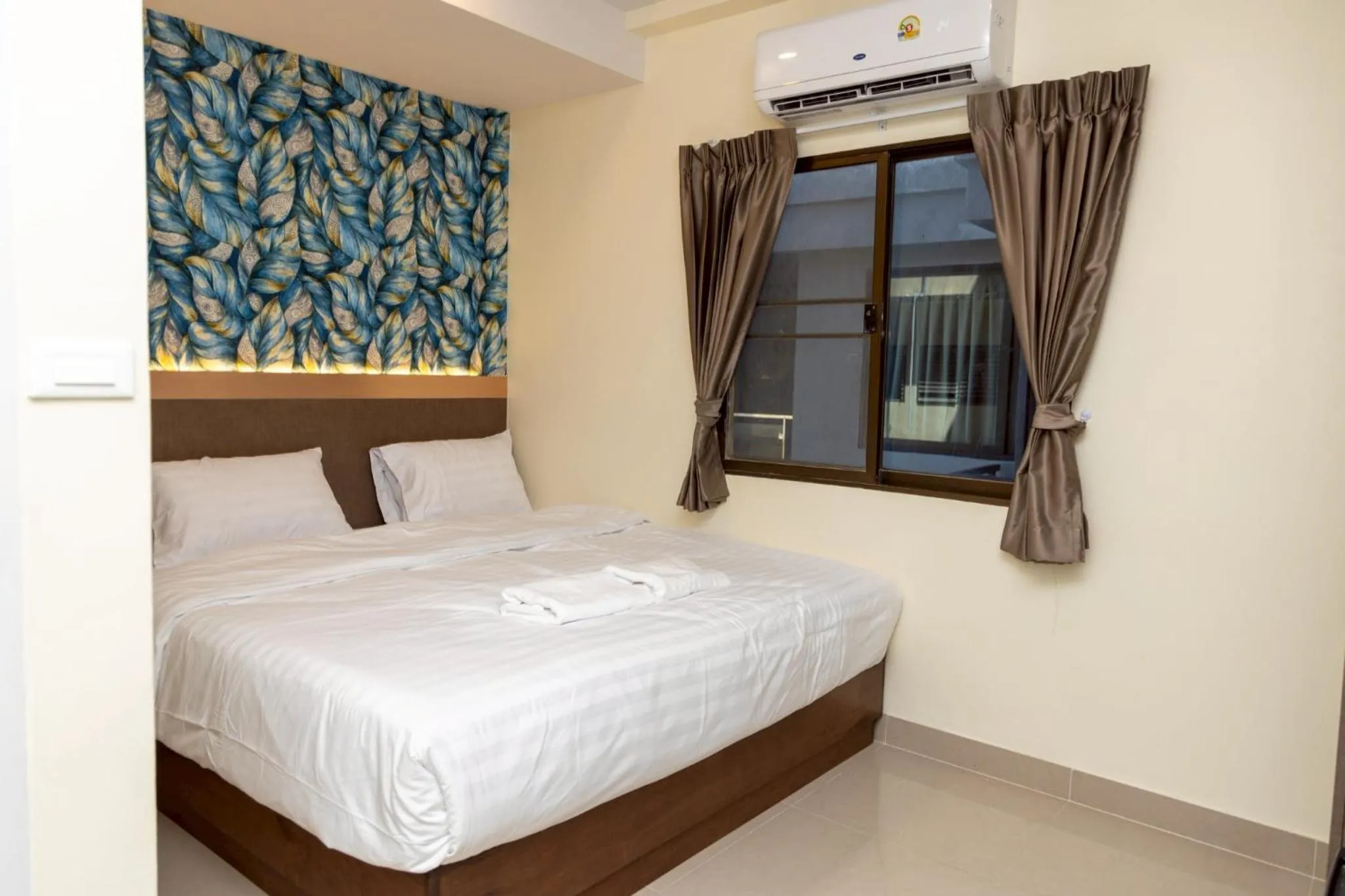 Bed in Sea Inn Pattaya