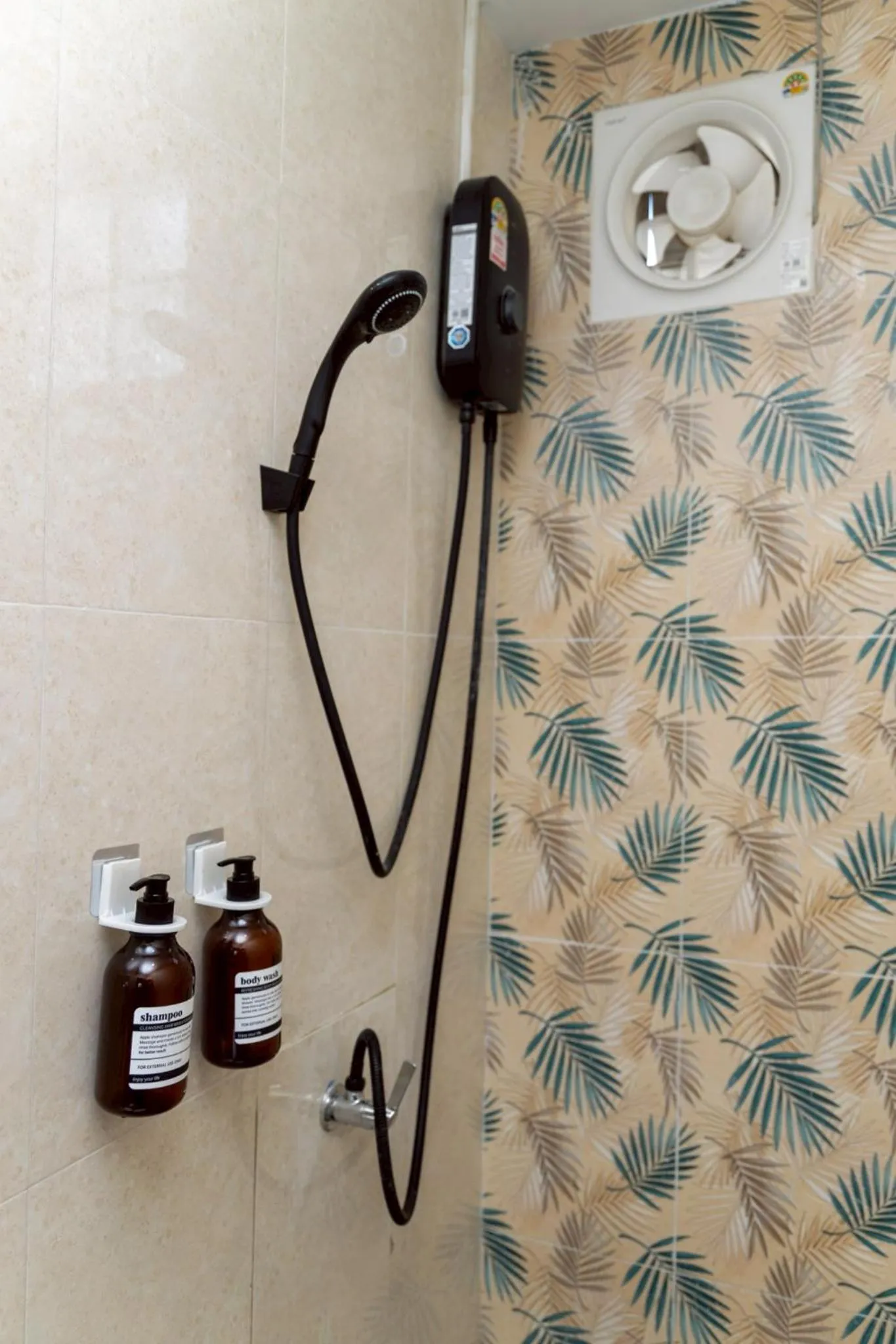 Bathroom in Sea Inn Pattaya