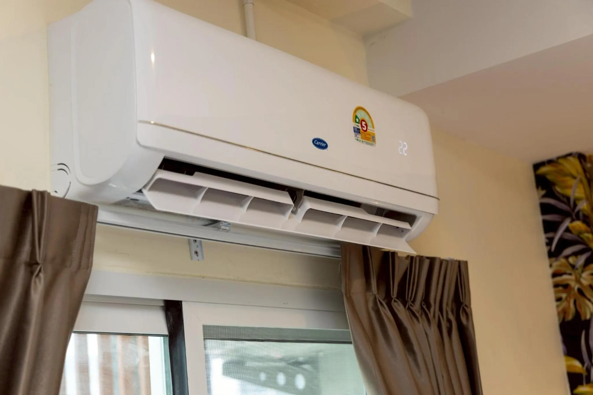 air conditioner in Sea Inn Pattaya