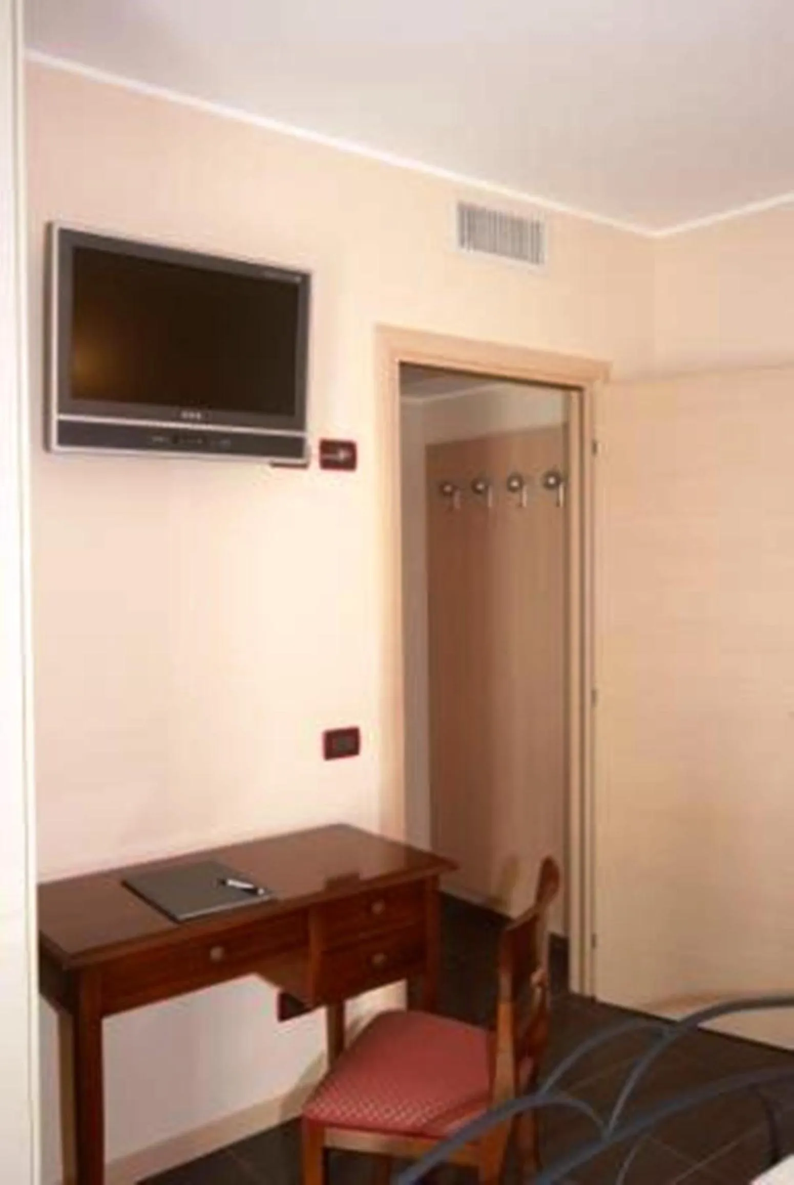 TV and multimedia in Residence & Suites Solaf