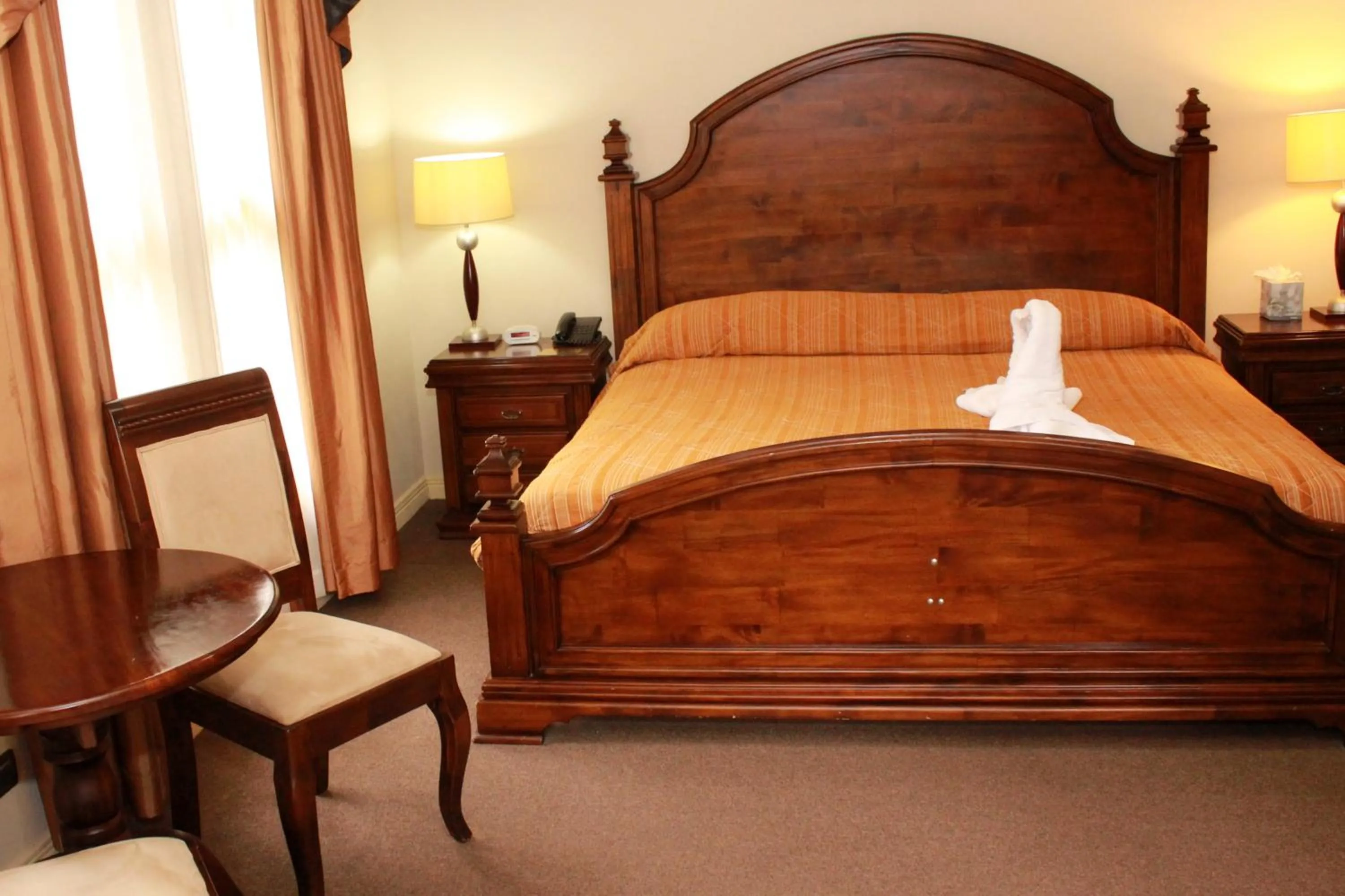 Bedroom, Bed in Sportsmens Lodge - Gentlemen's Club