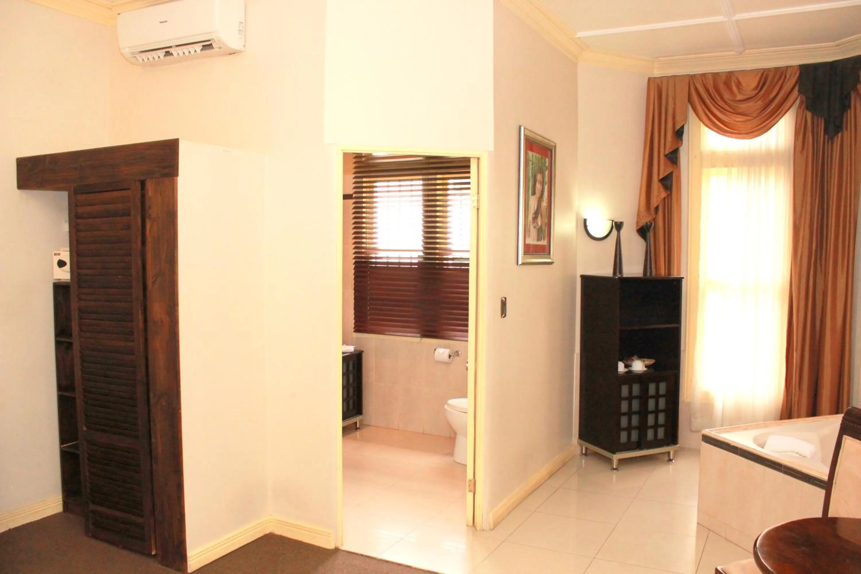 Bedroom in Sportsmens Lodge - Gentlemen's Club