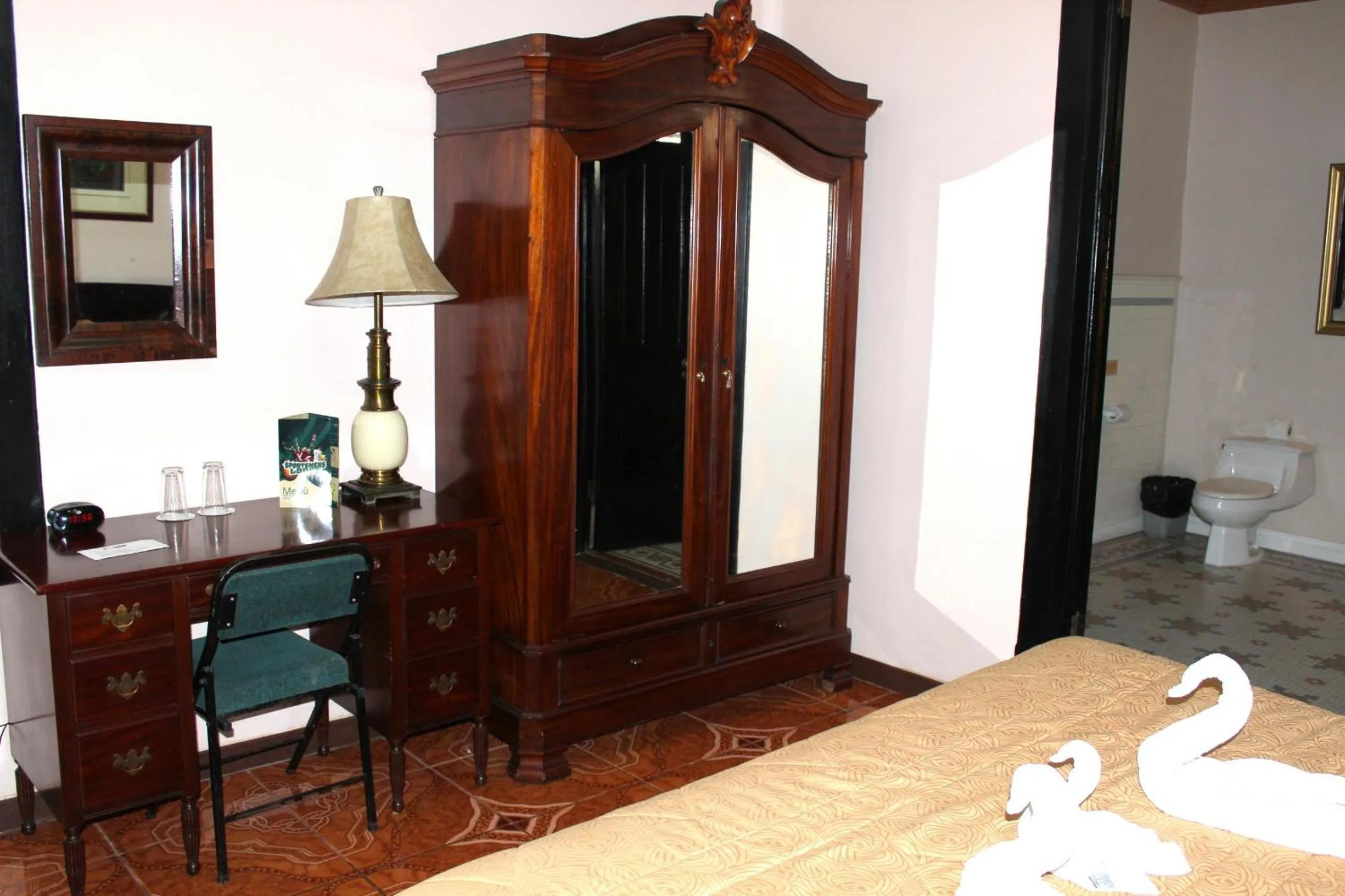 Seating area in Sportsmens Lodge - Gentlemen's Club