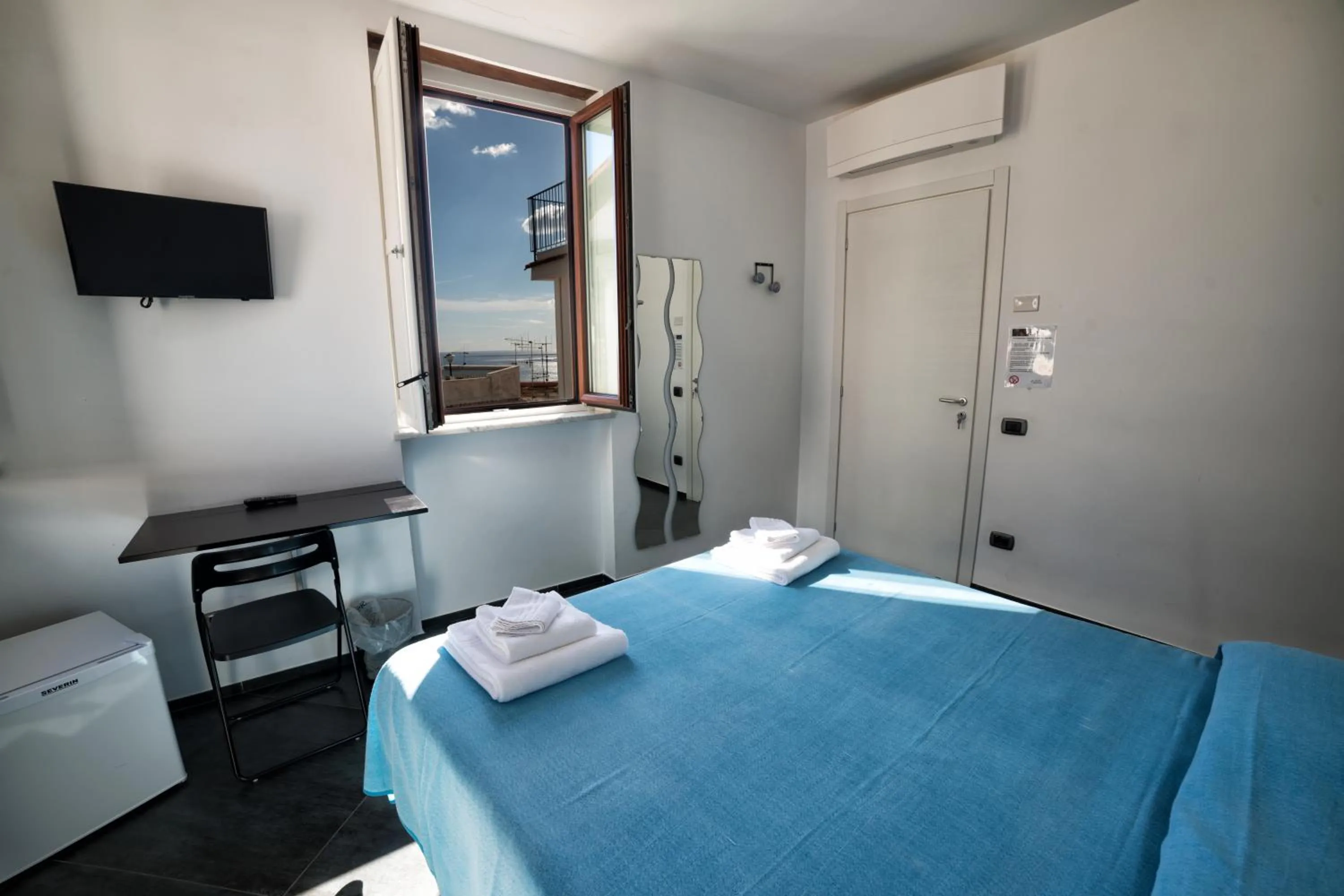 Photo of the whole room, Bed in B&B La Chiave