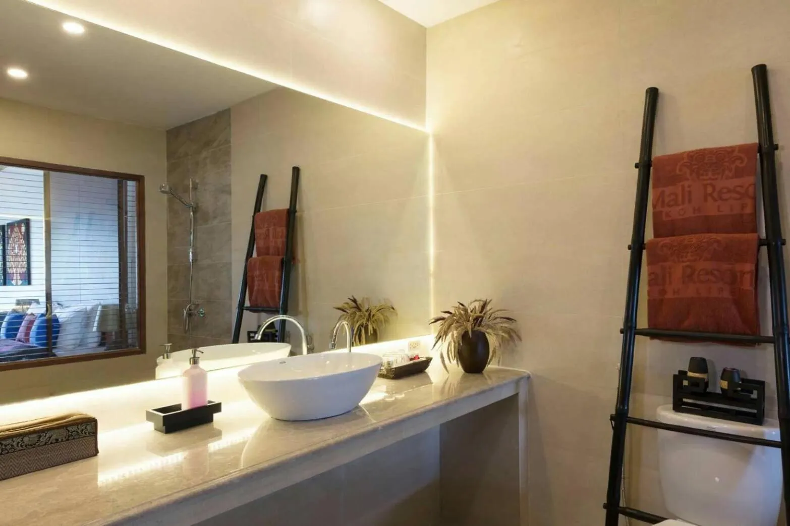 Mali Resort Sunrise Beach