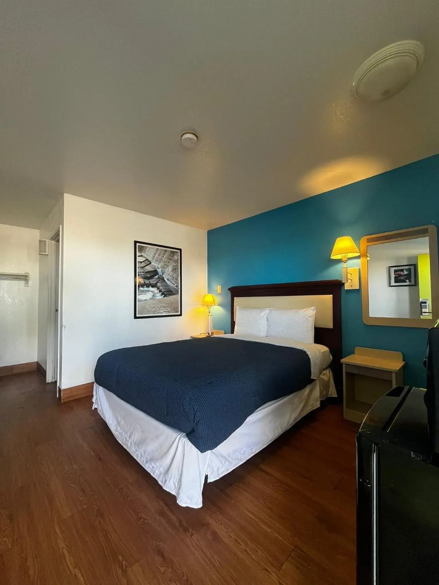 Standard Queen Room in Parkside Inn by PHG - Sweetwater Standard Queen Room in Parkside Inn by PHG - Sweetwater