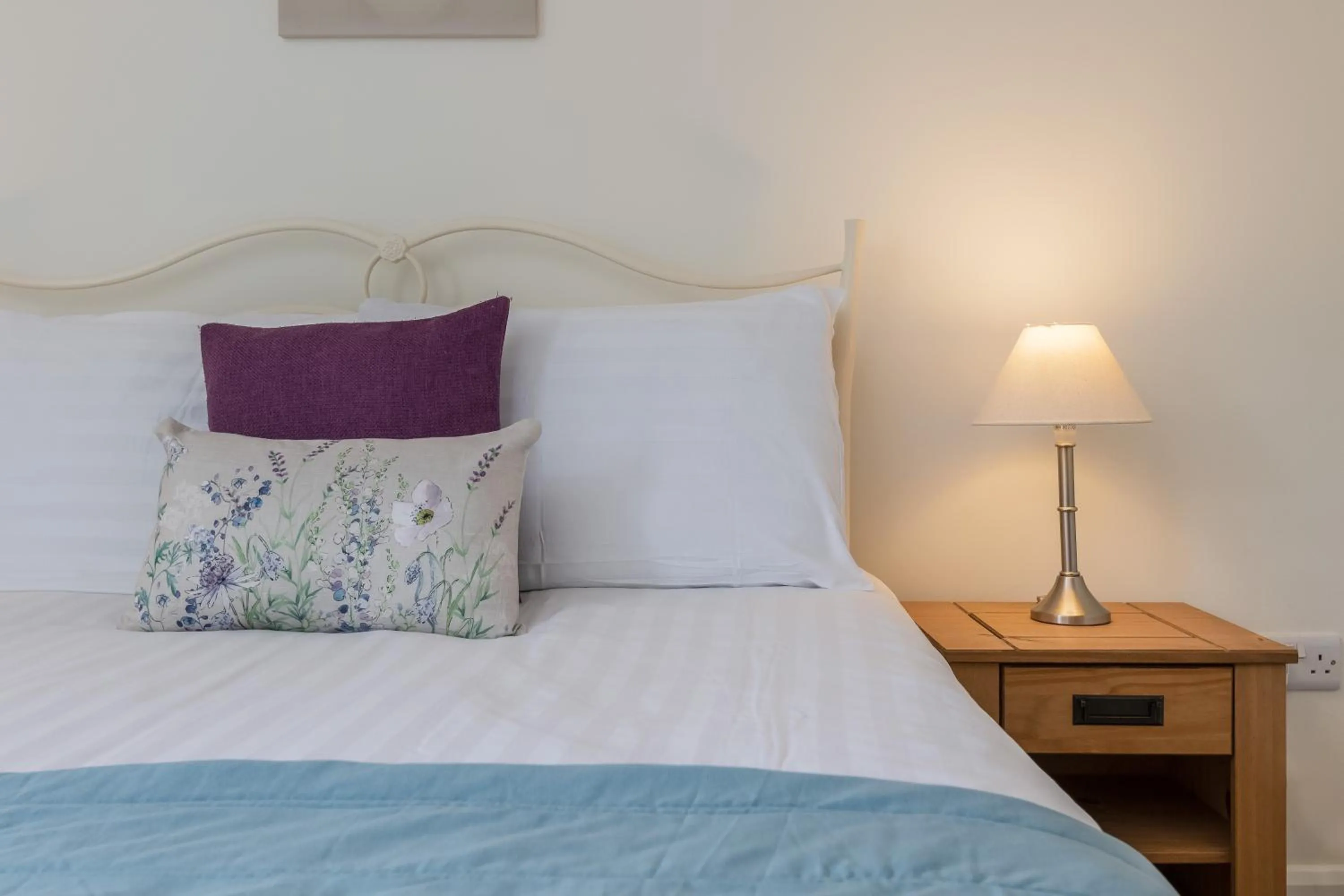 Bed in The Grainary Cottages