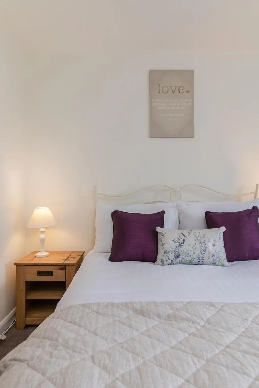 Bed in The Grainary Cottages