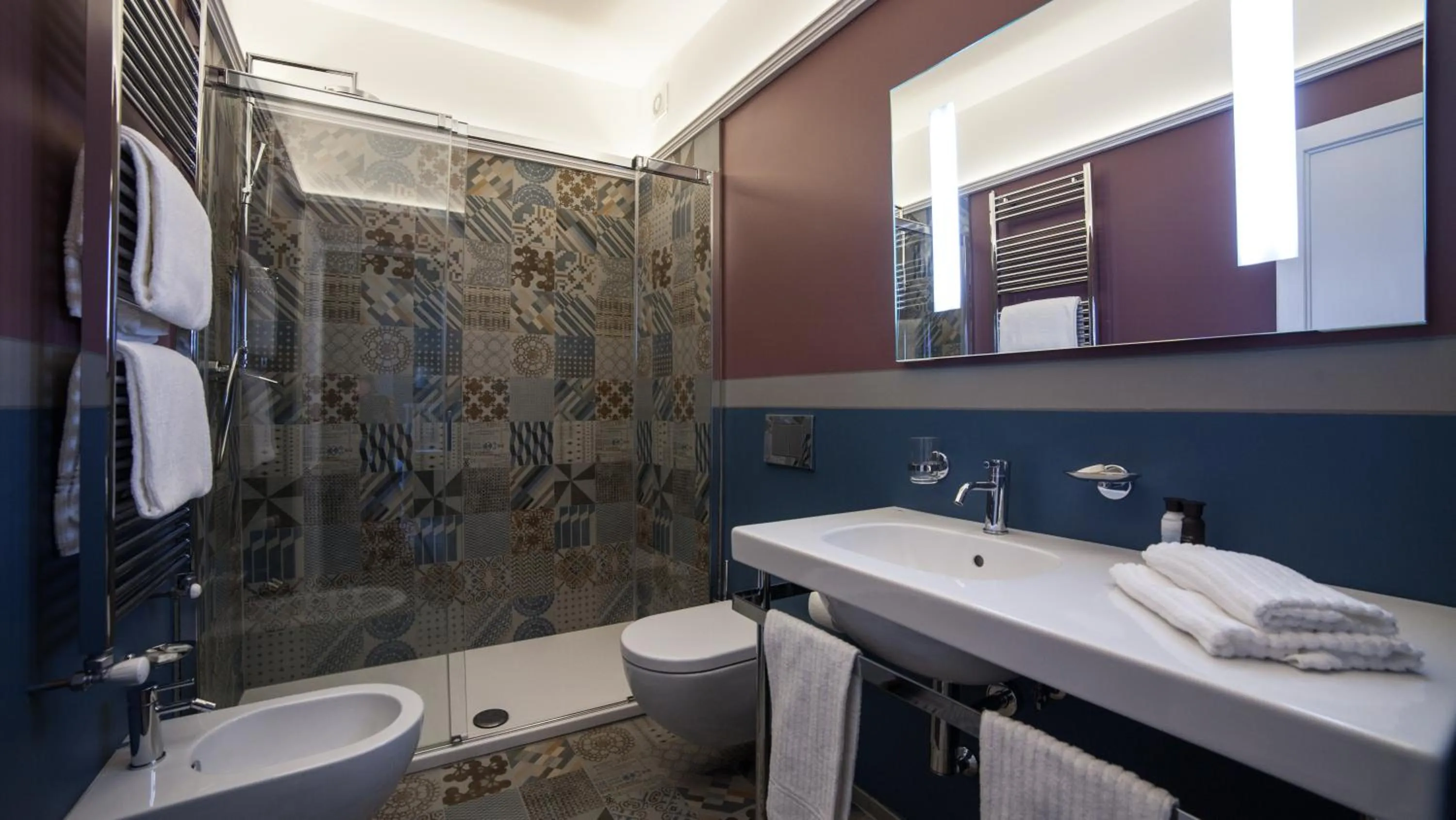 Shower in Venegoni Maison De Charme