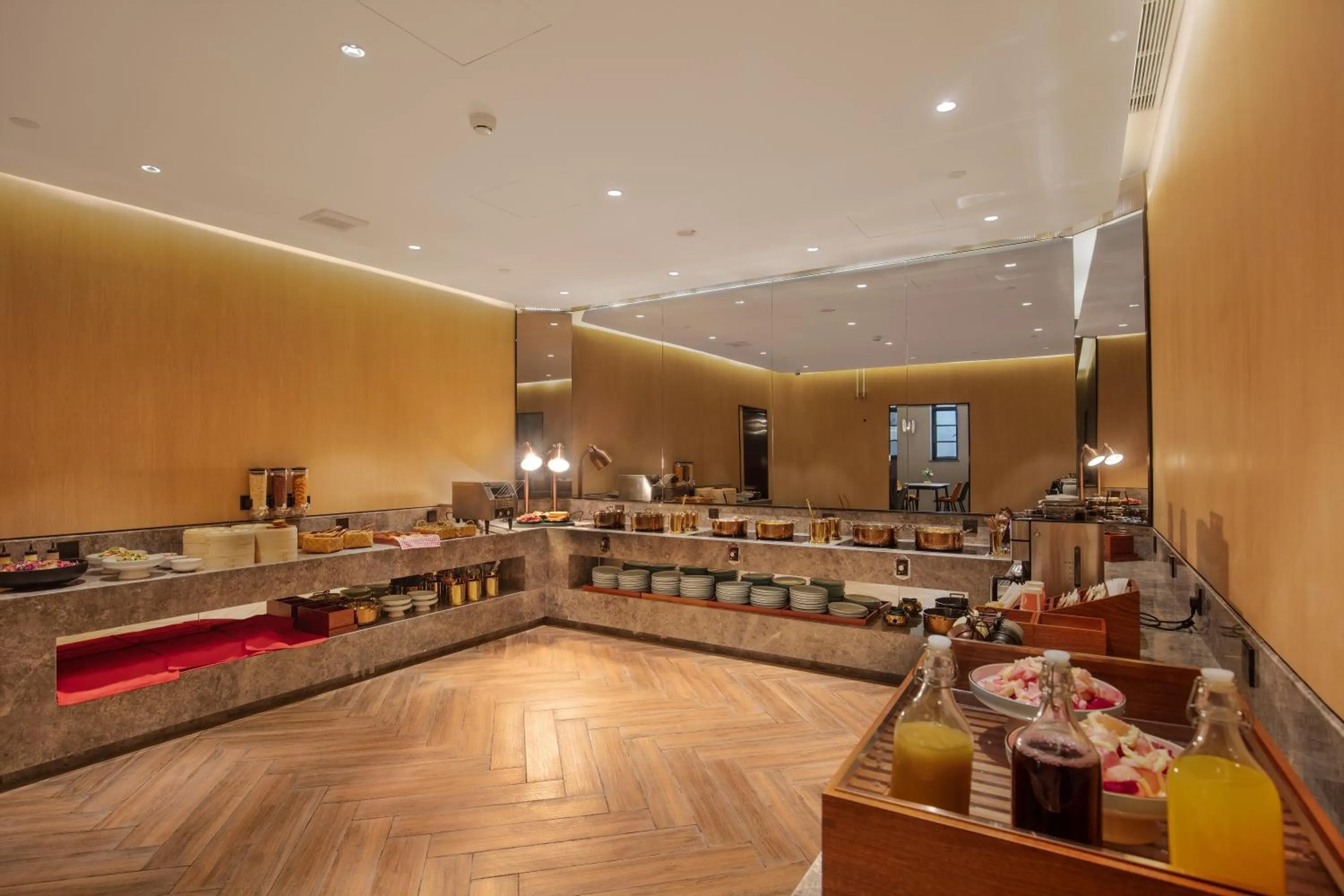 Restaurant/places to eat in Orange Beijing Yansha Landmark Hotel