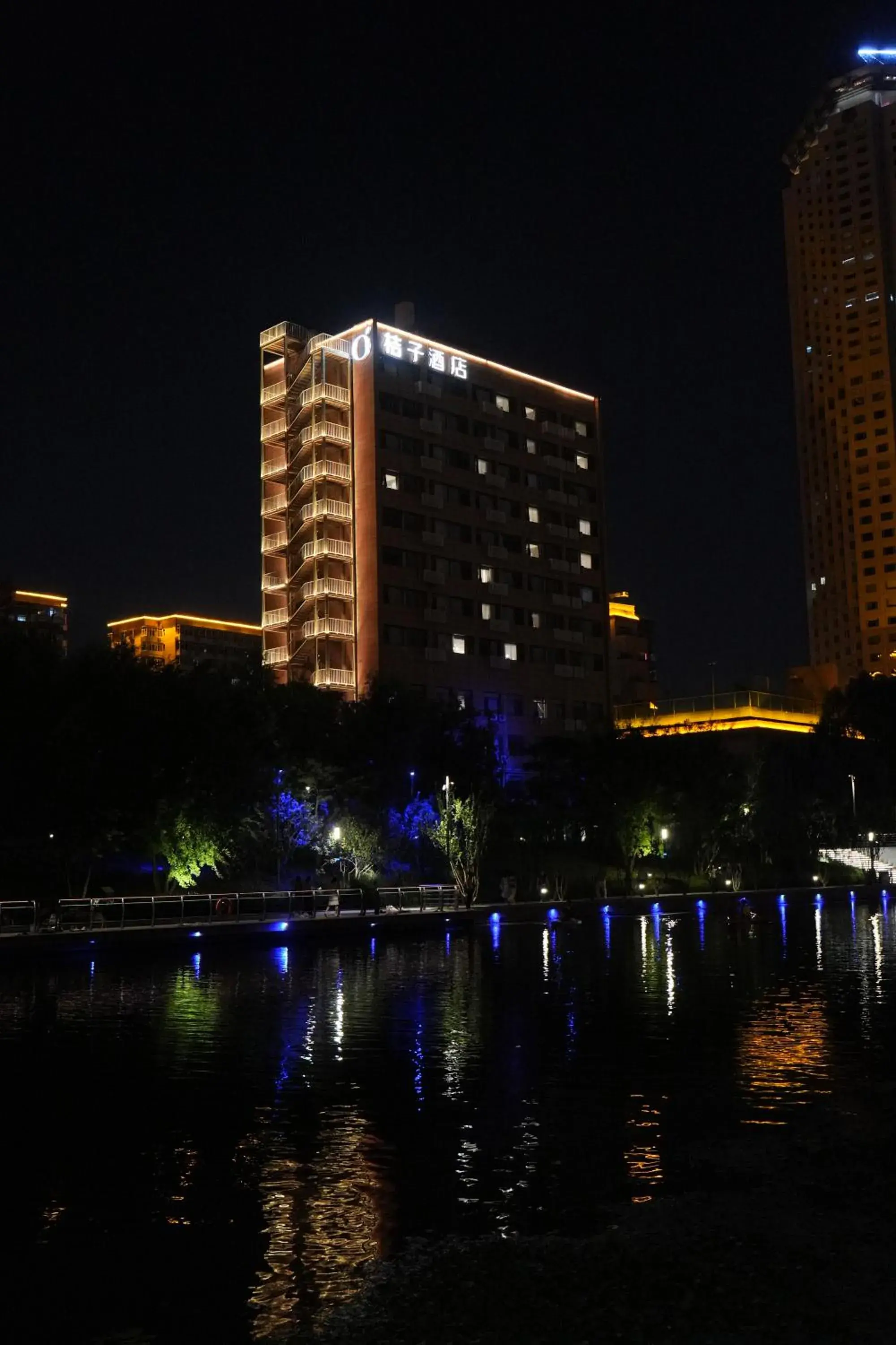 Property building in Orange Beijing Yansha Landmark Hotel Property building in Orange Beijing Yansha Landmark Hotel