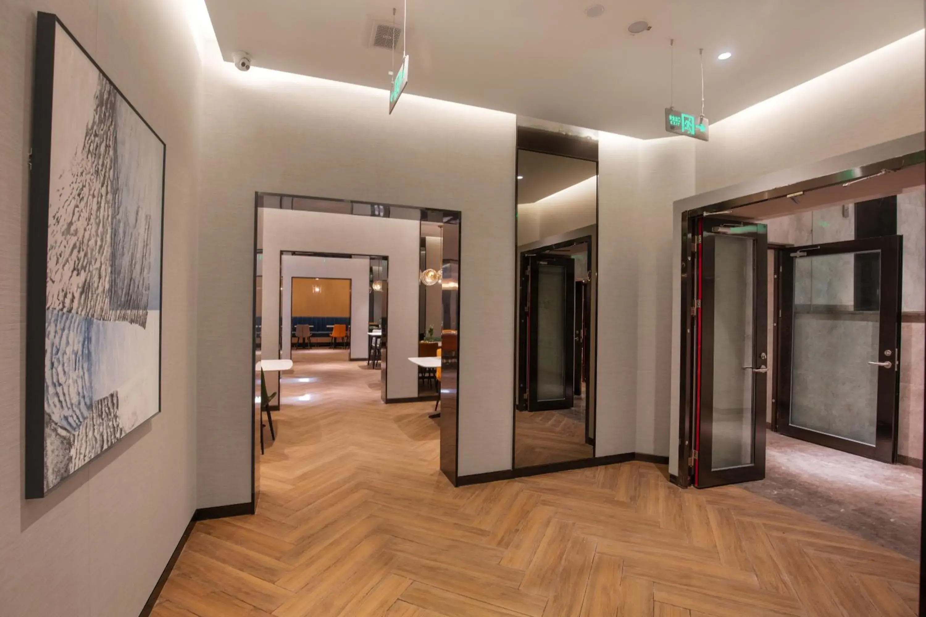 Restaurant/places to eat in Orange Beijing Yansha Landmark Hotel Restaurant/places to eat in Orange Beijing Yansha Landmark Hotel