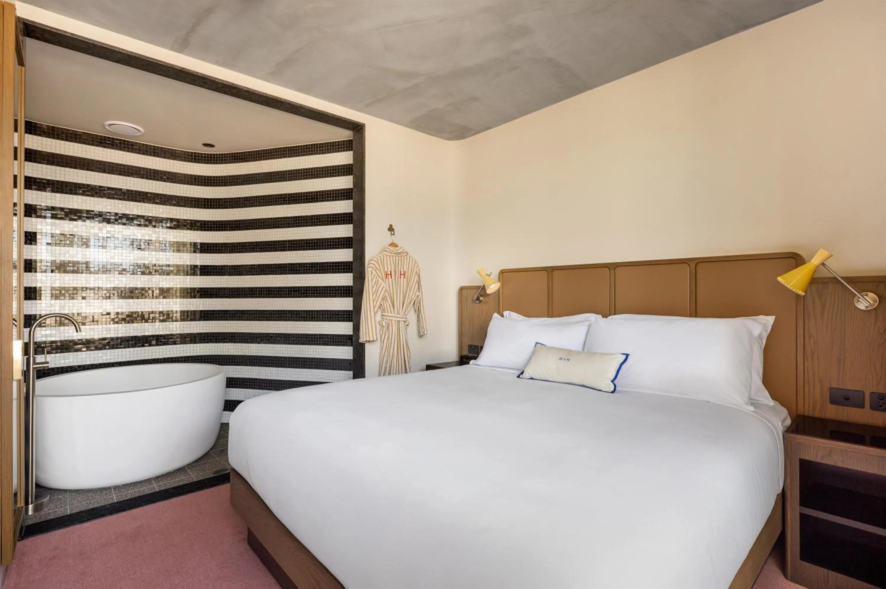 Bedroom, Bed in Hannah St Hotel Melbourne