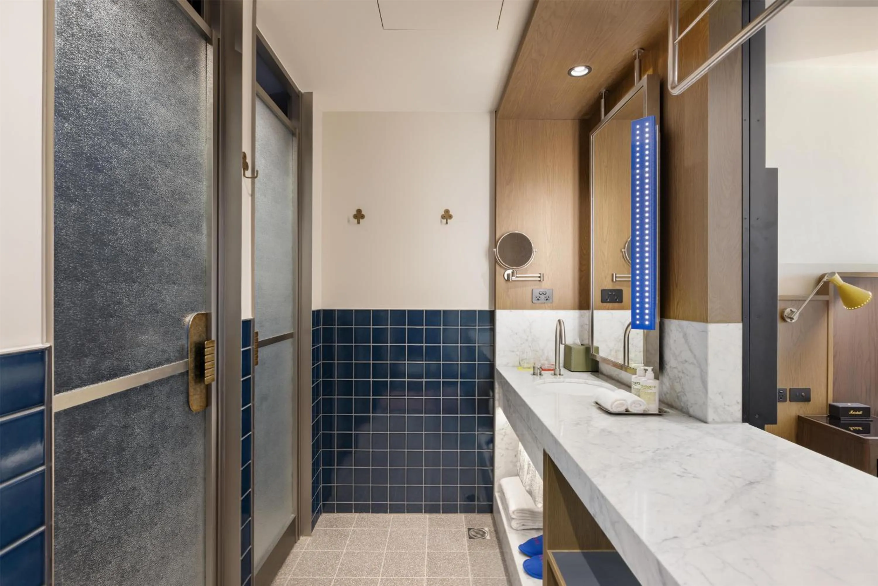 Bathroom, Bed in Hannah St Hotel Melbourne