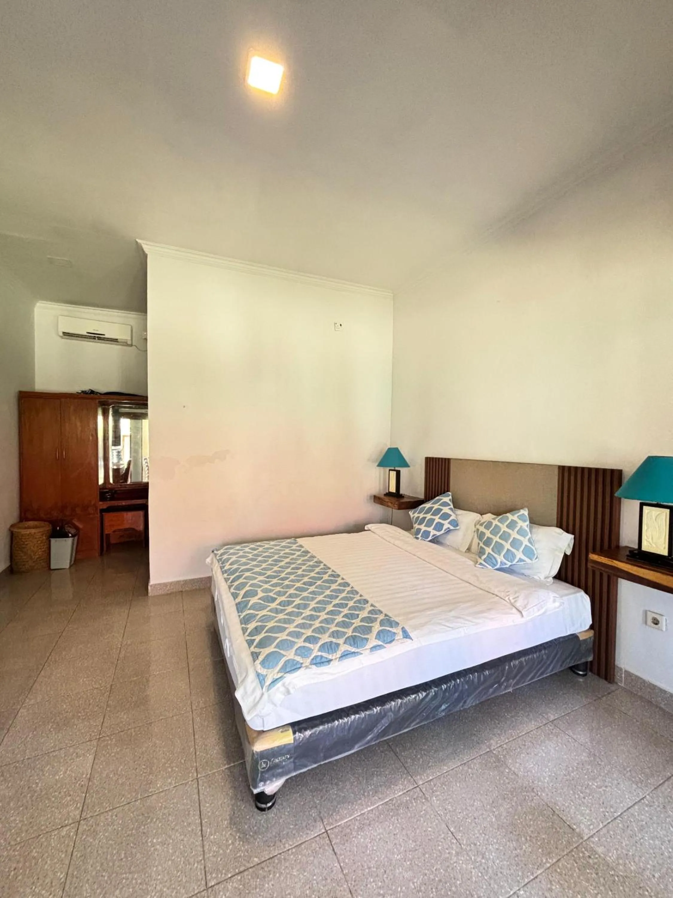 Tropical Beach Resort Sekongkang