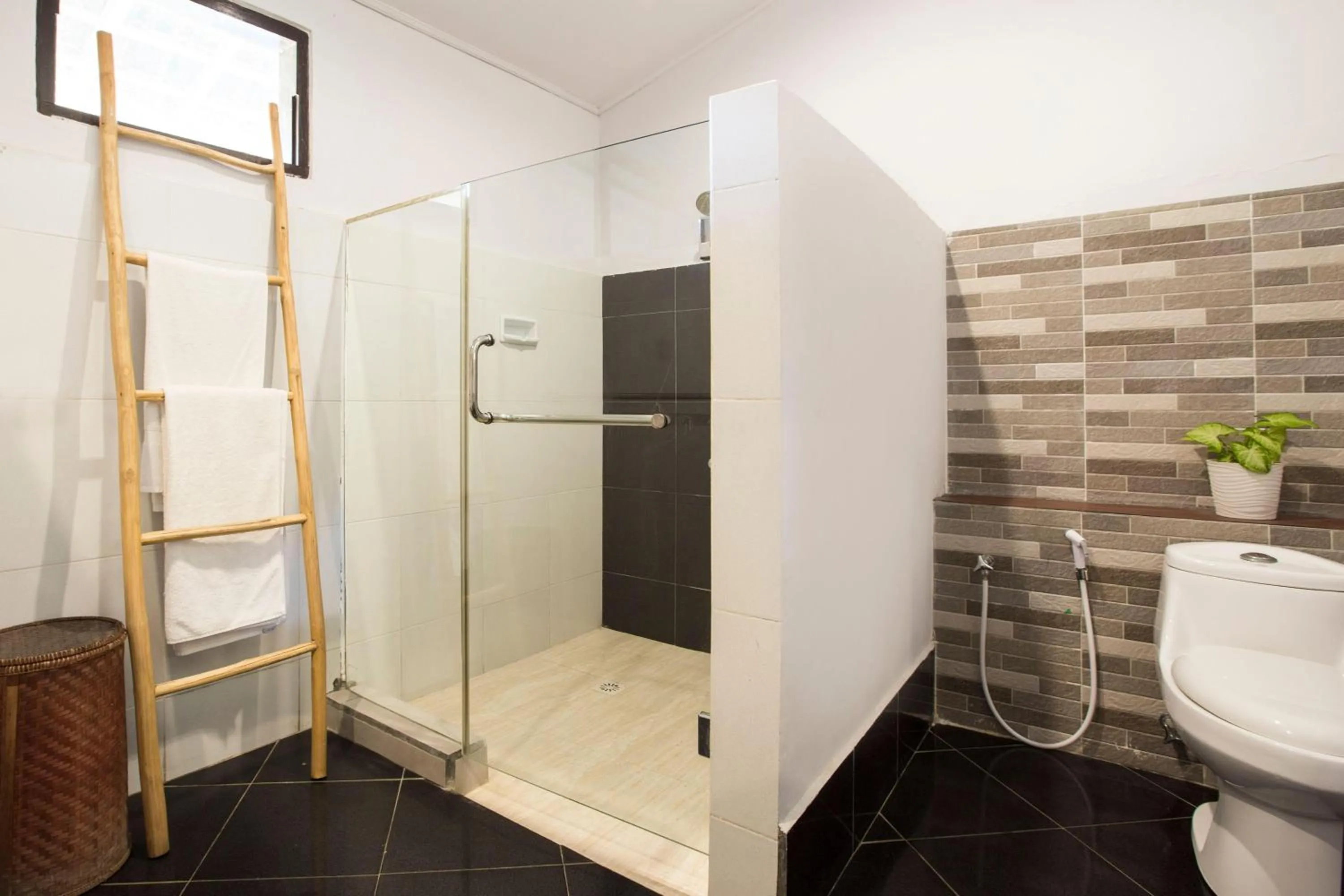 Double Room with Sea View in Tropical Beach Resort Sekongkang