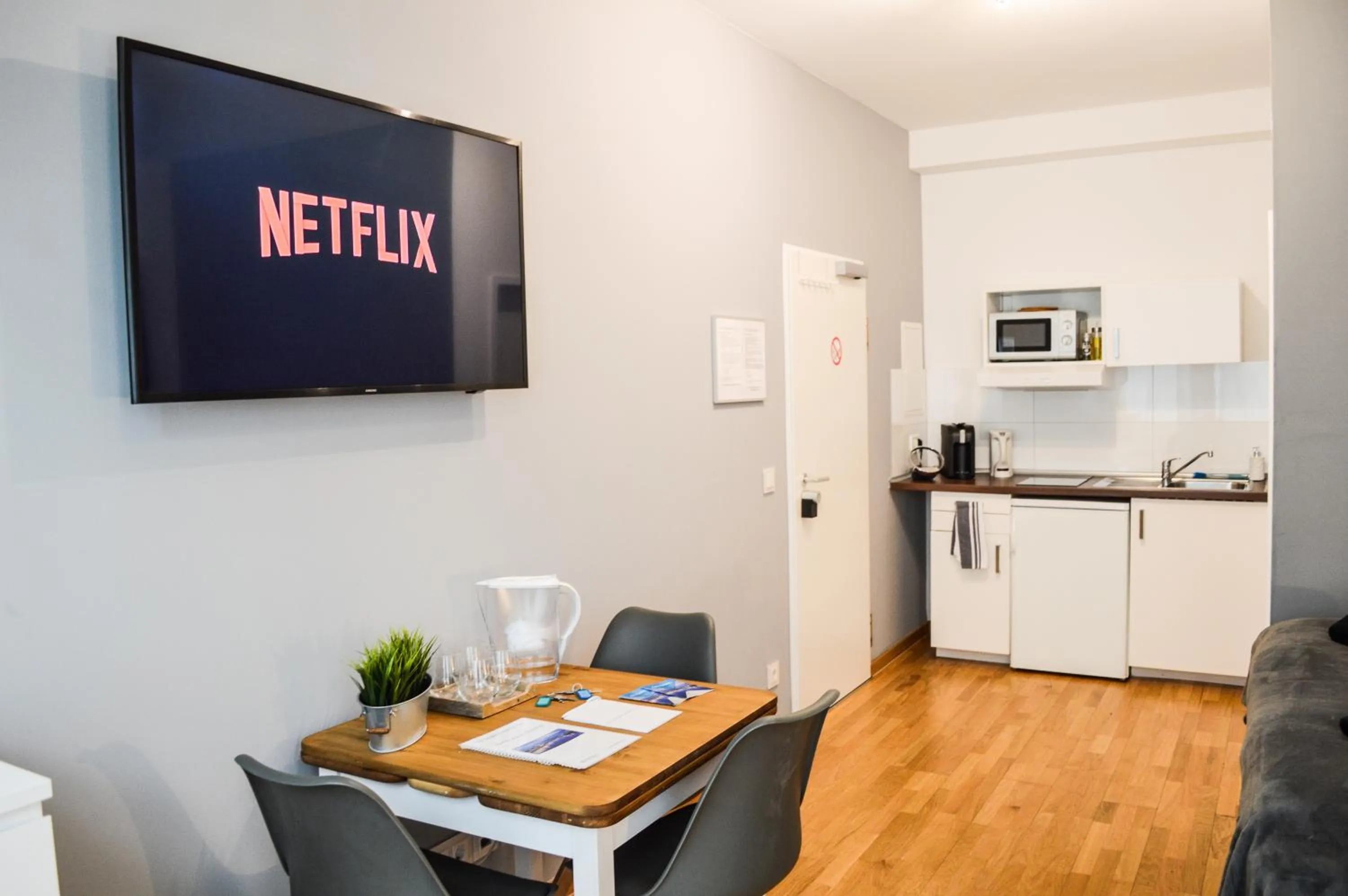 TV and multimedia in Centerapartments Tonhallenstraße