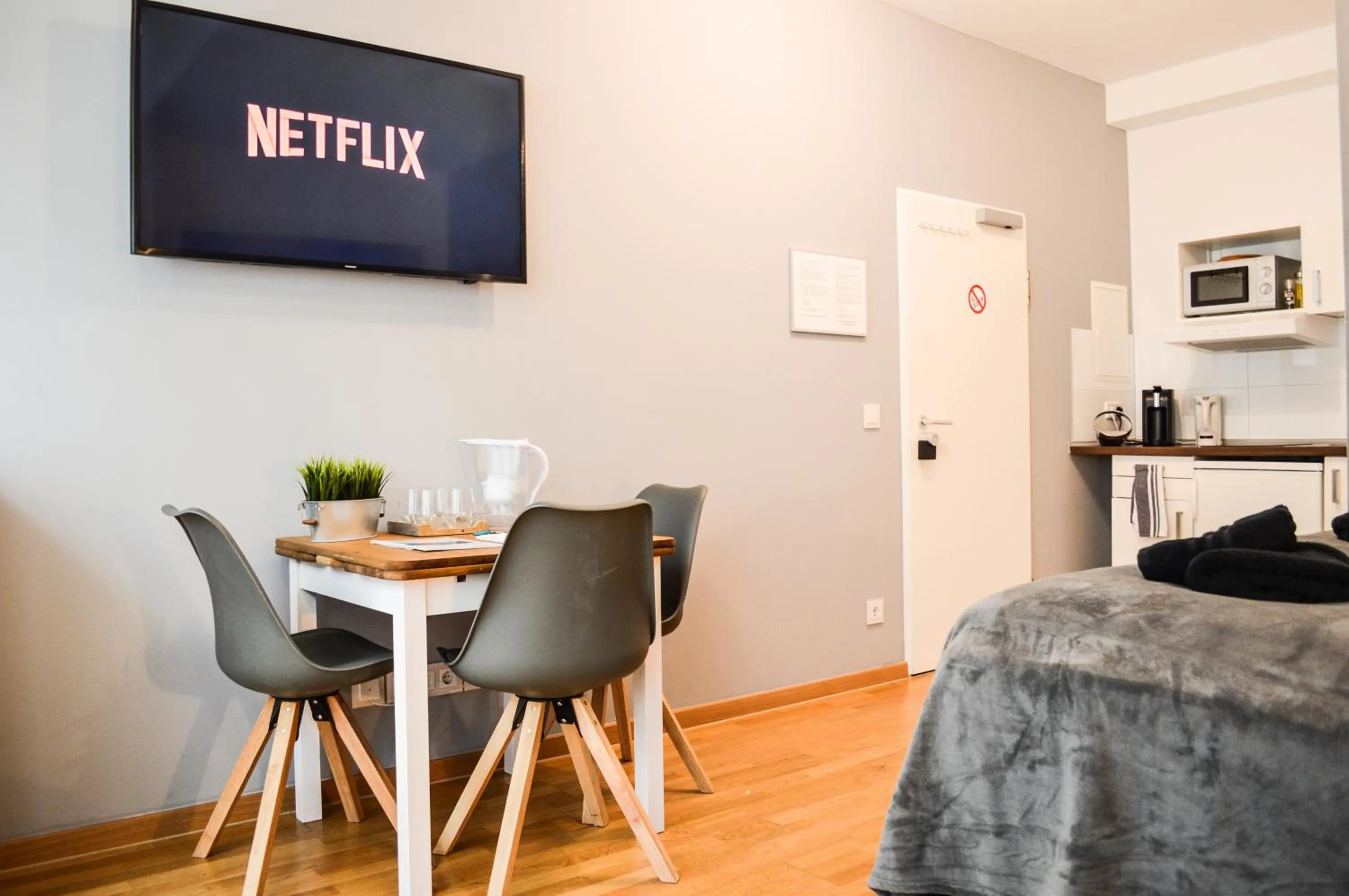 TV and multimedia in Centerapartments Tonhallenstraße