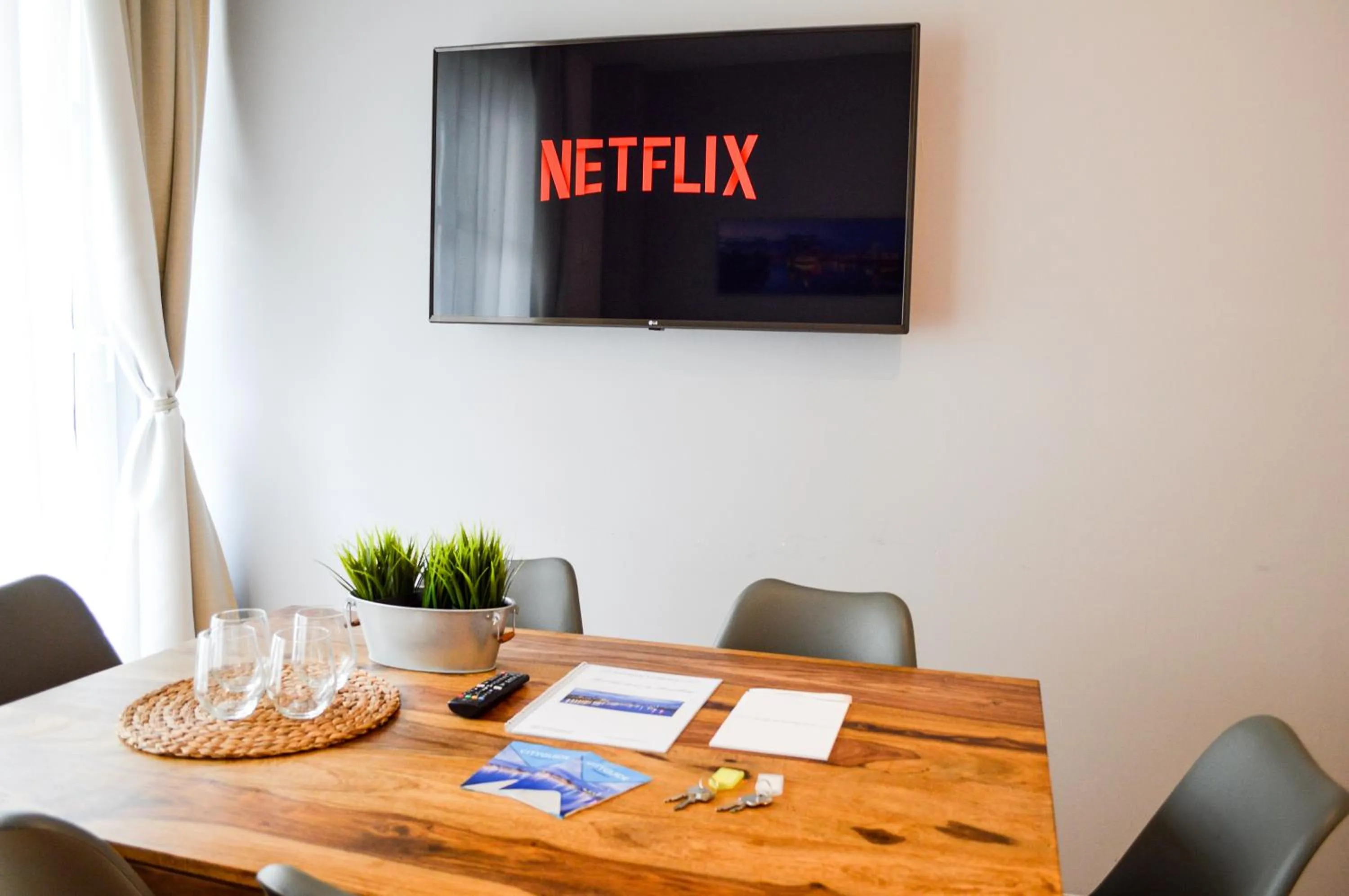 TV and multimedia in Centerapartments Tonhallenstraße