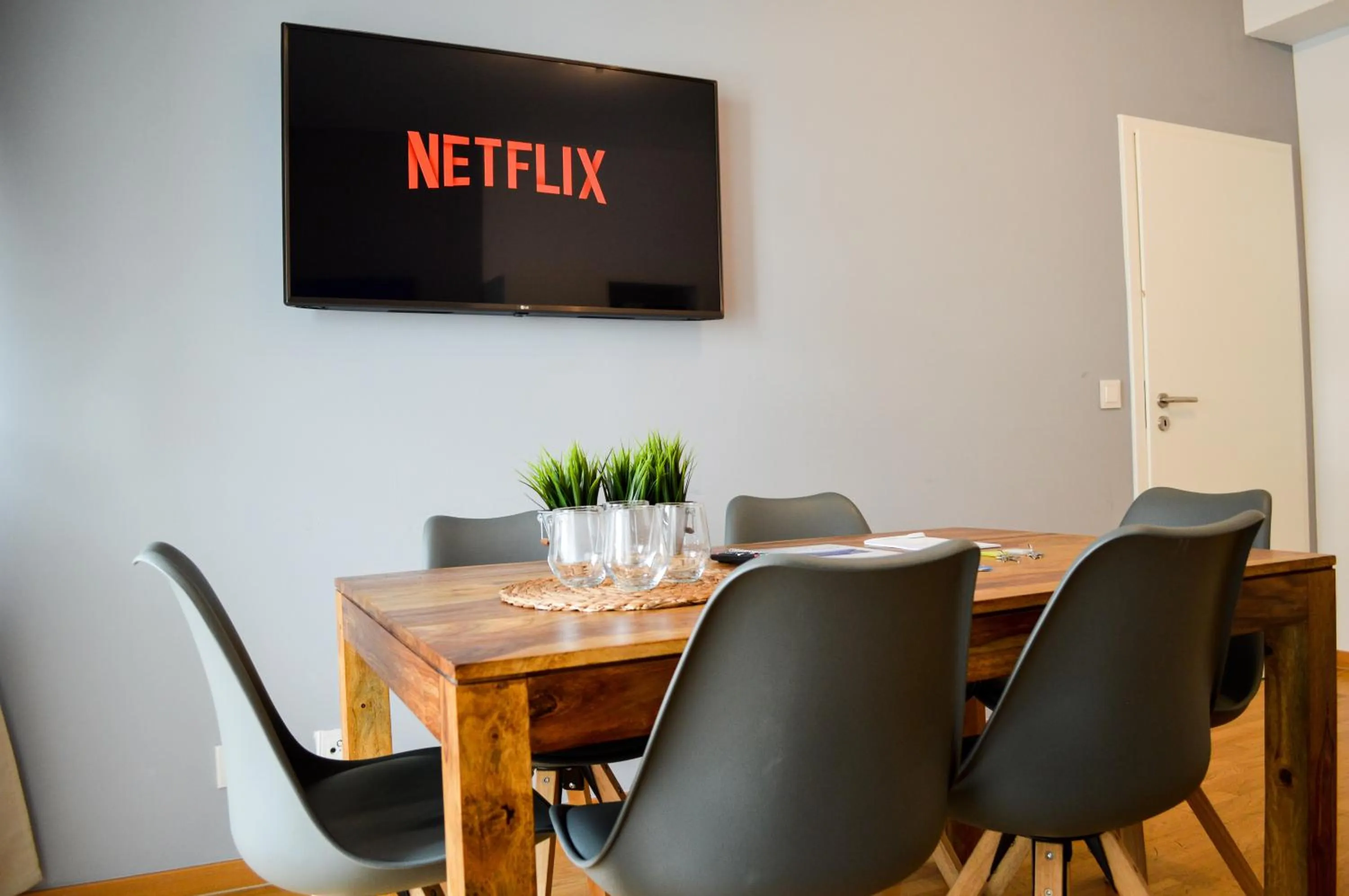 TV and multimedia in Centerapartments Tonhallenstraße