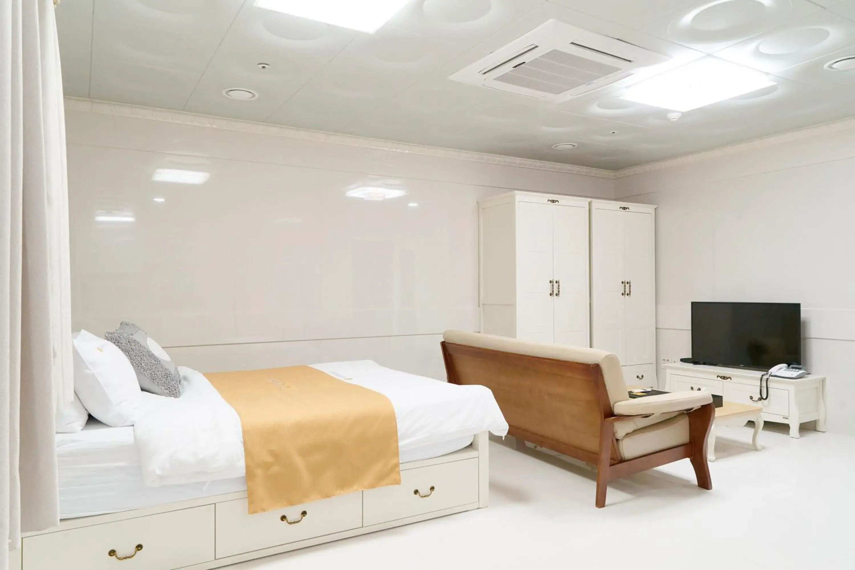 Bed in Taebaek Hotel Bed in Taebaek Hotel