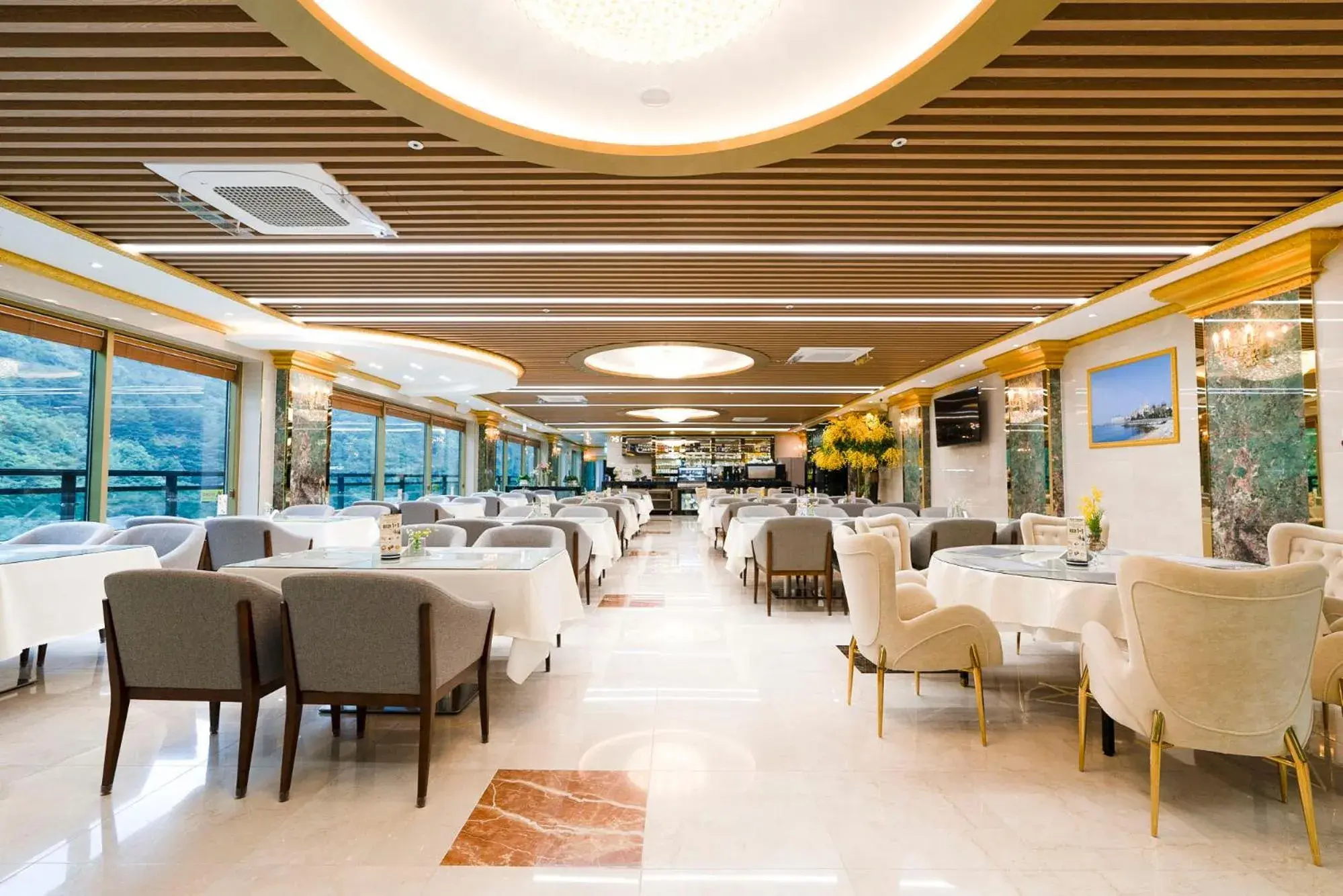 Restaurant/places to eat in Taebaek Hotel Restaurant/places to eat in Taebaek Hotel