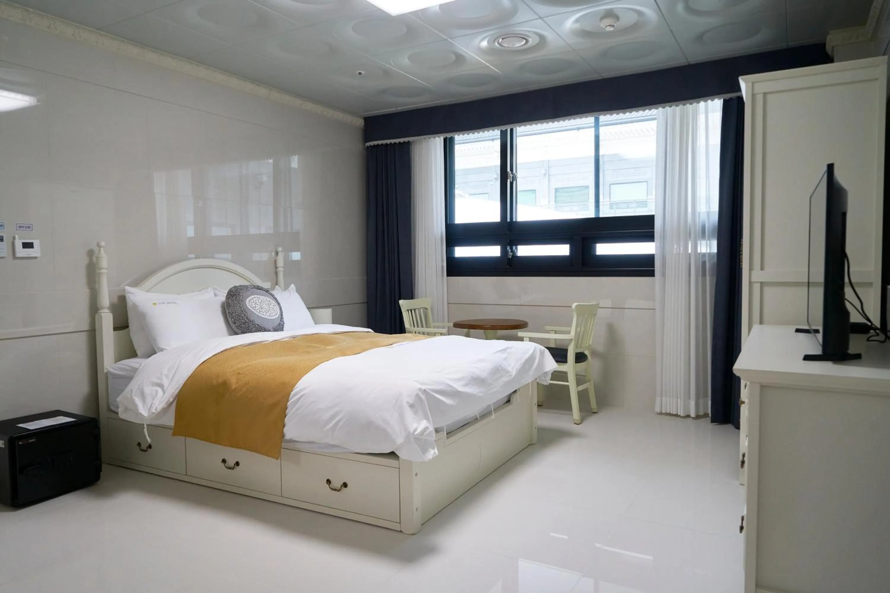 Bed in Taebaek Hotel