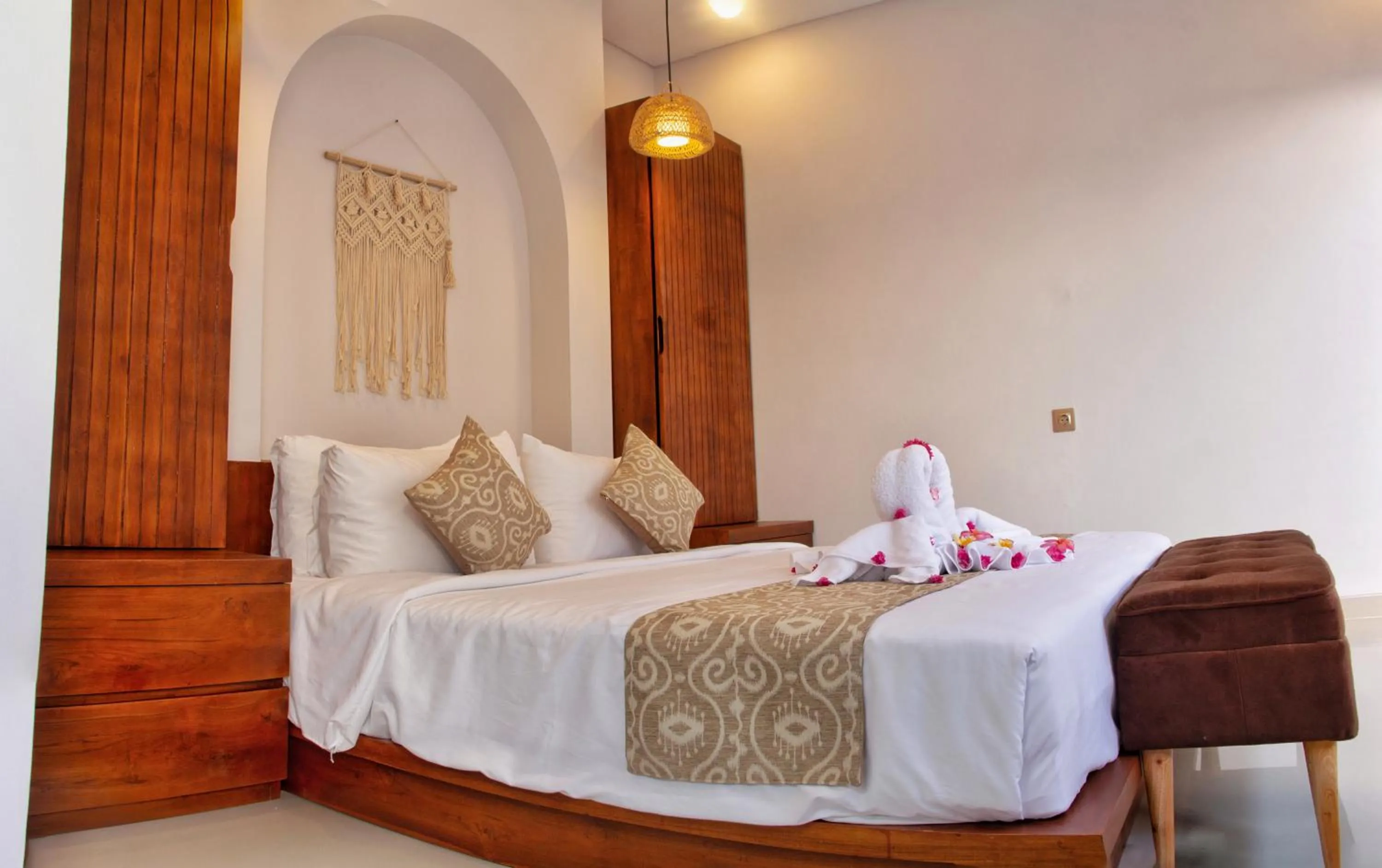 Bedroom, Bed in Maithala Villa & Living