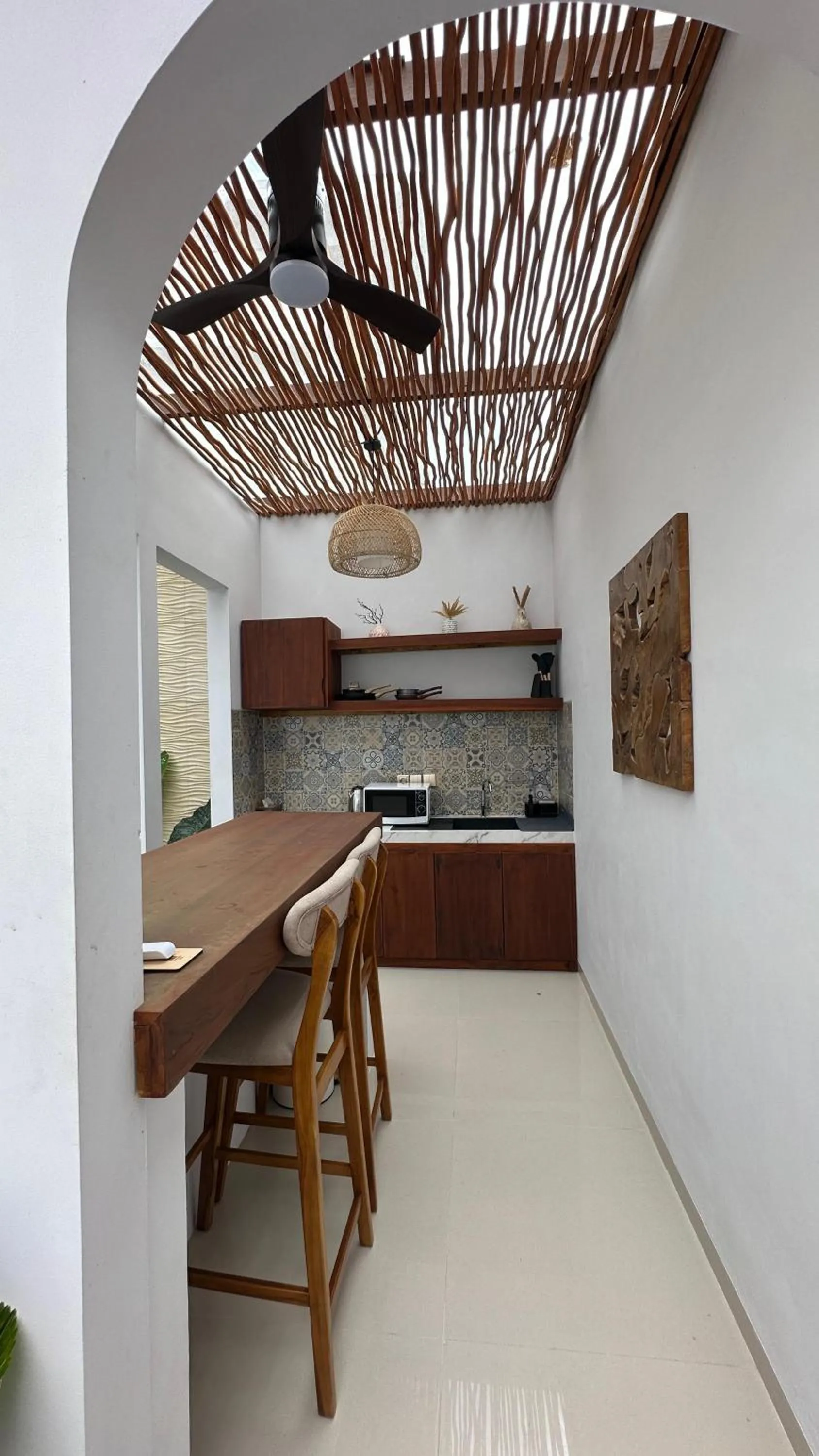 Kitchen or kitchenette in Maithala Villa & Living