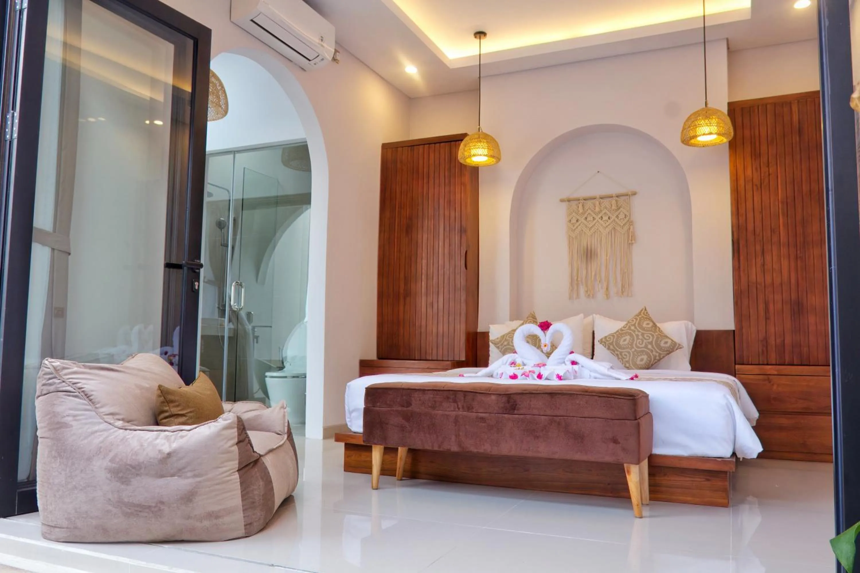 Bedroom, Bed in Maithala Villa & Living