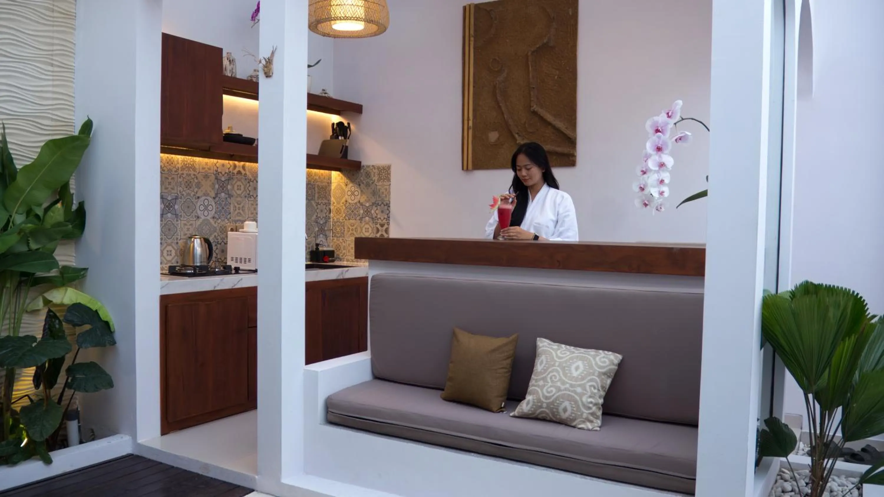 Kitchen or kitchenette in Maithala Villa & Living