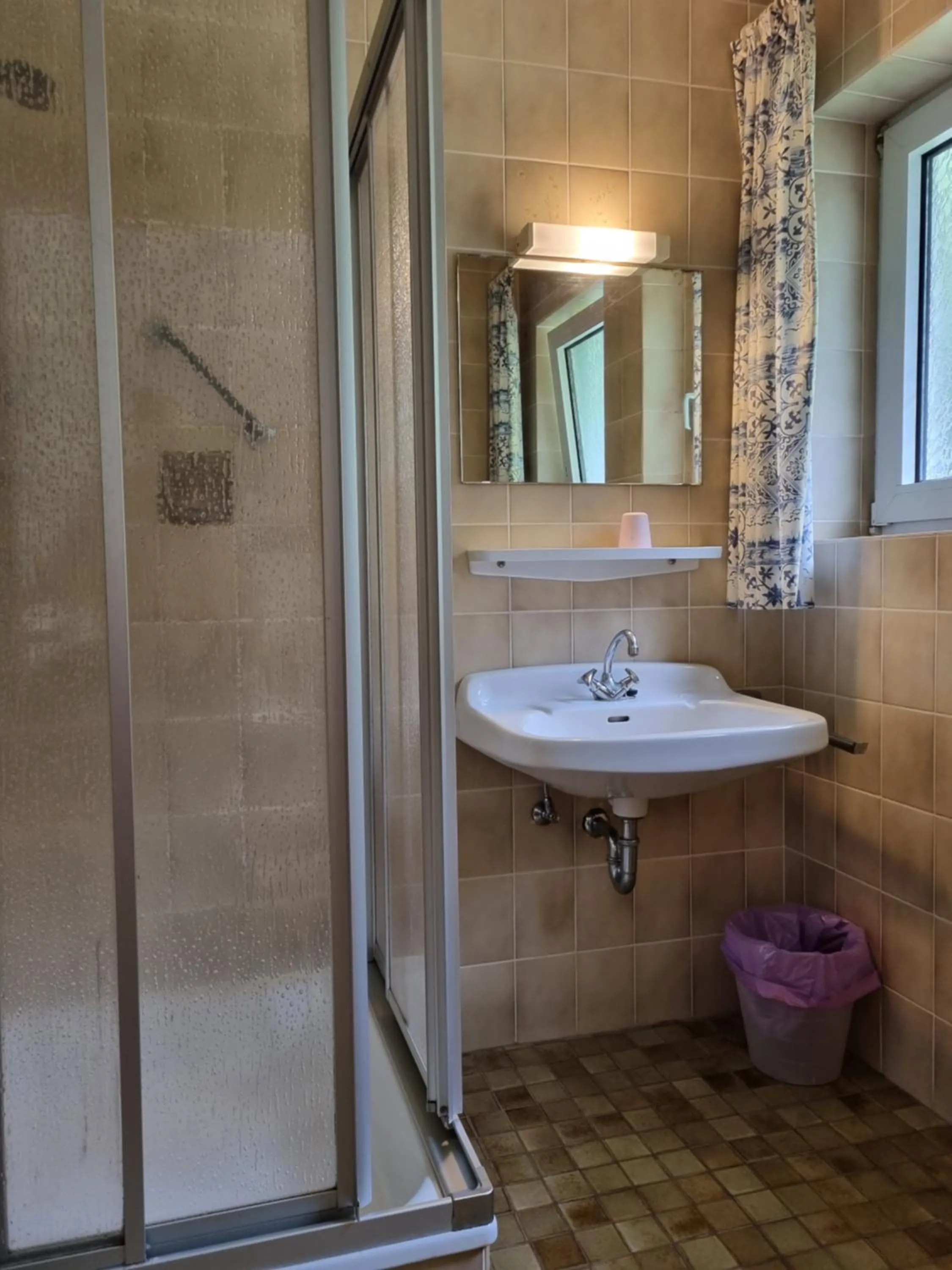 Shower in Famile Hotel Kameleon