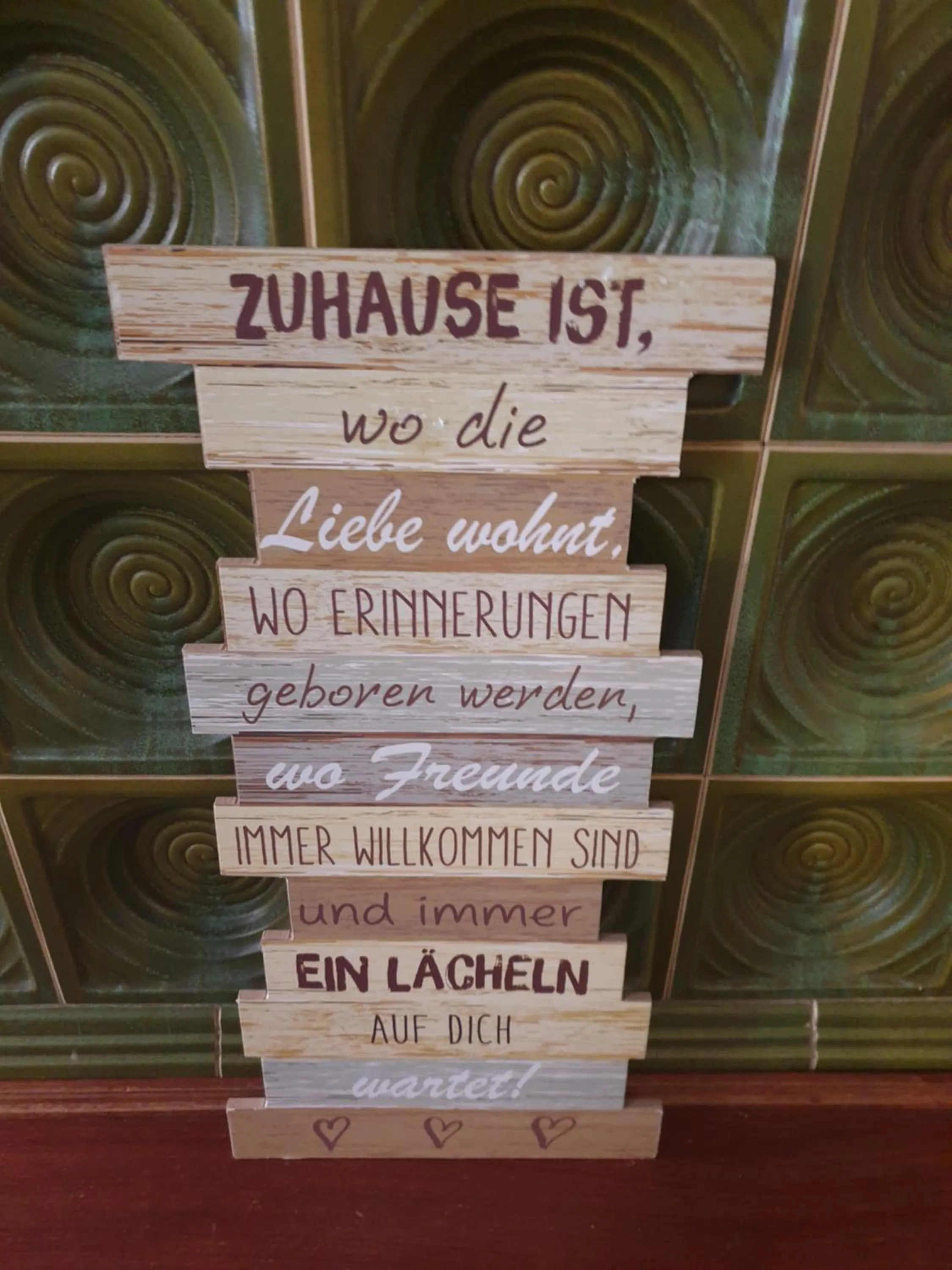 Text overlay in Famile Hotel Kameleon